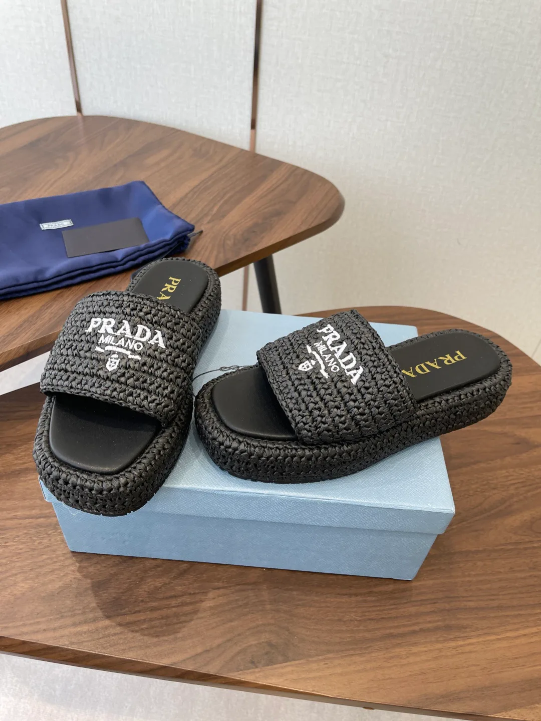 Шлепанцы Женские Prada 11484924