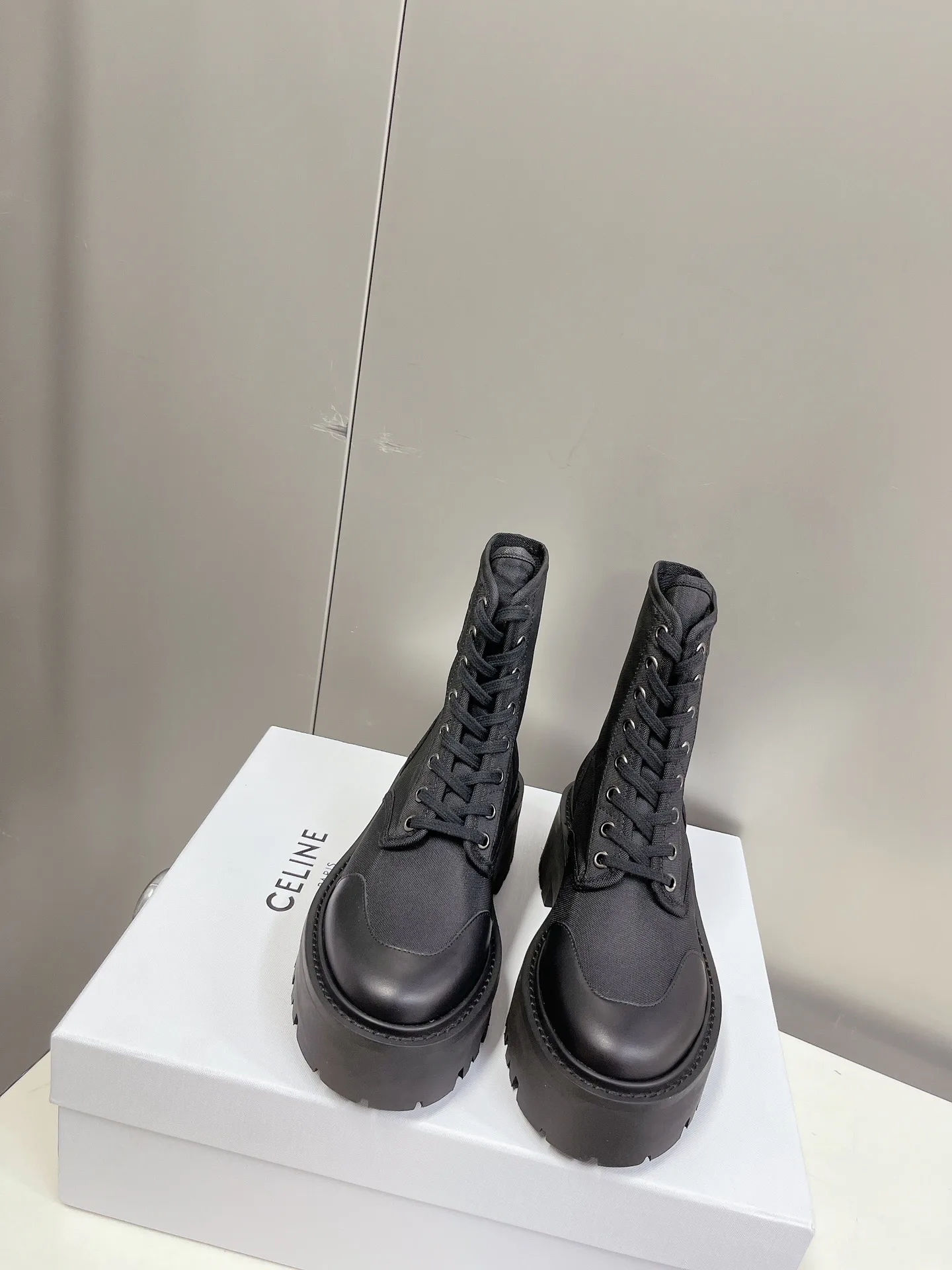 Ботинки Женские Celine 18005924