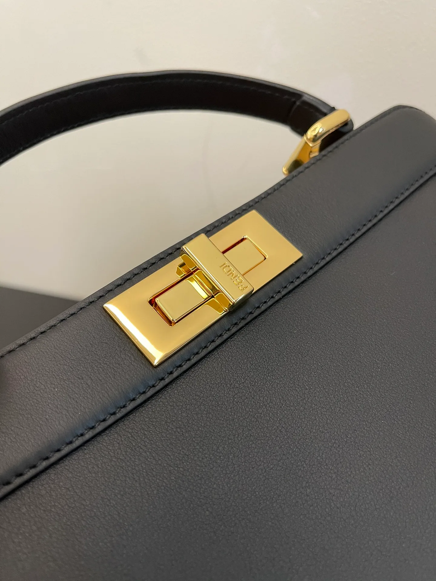 Классические Сумки Женские Fendi 13234518