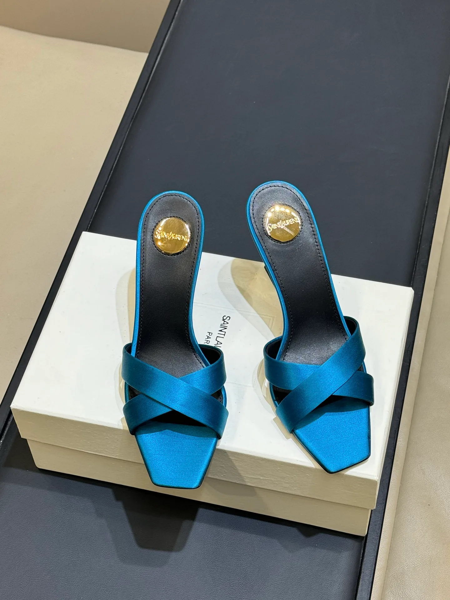 Босоножки Женские Saint Laurent 3891381