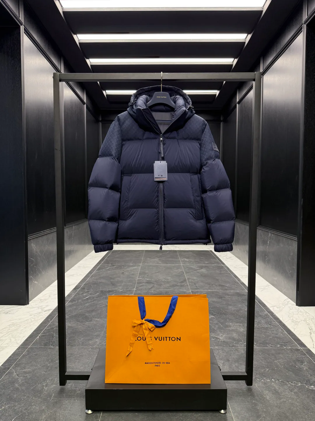 Куртки И Пуховики Женские Louis Vuitton 4848772