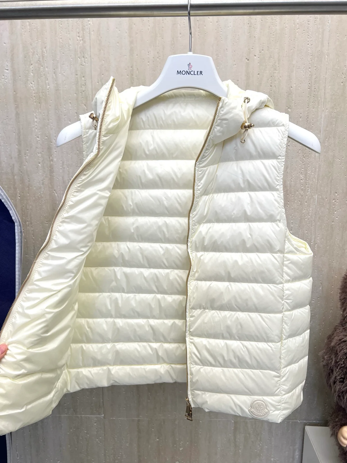 Куртки И Пуховики Женские Moncler 19628769
