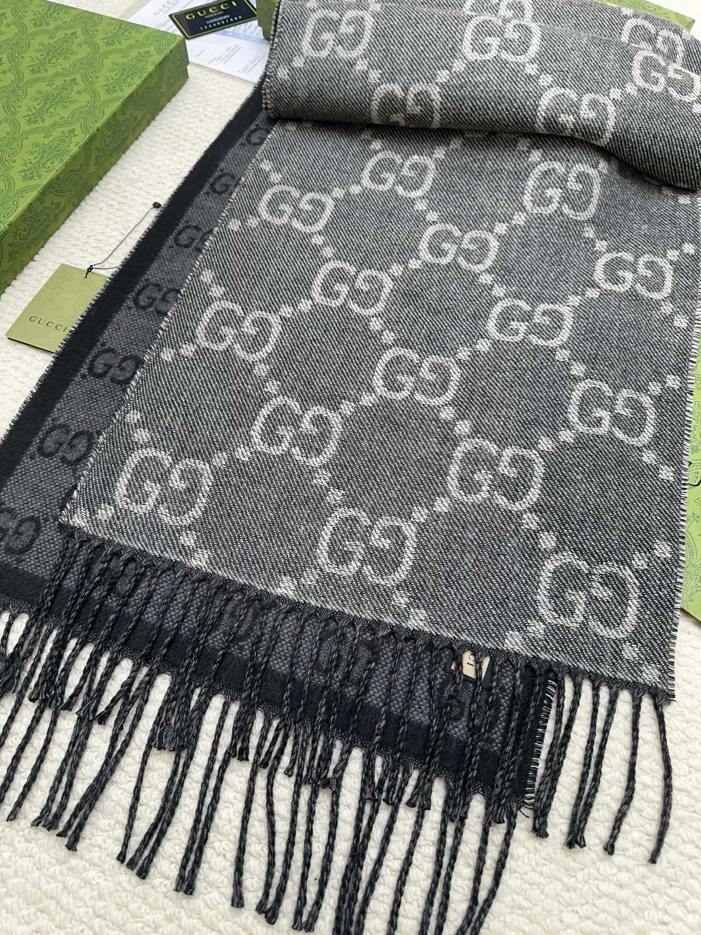 Шарфы Gucci 18003246