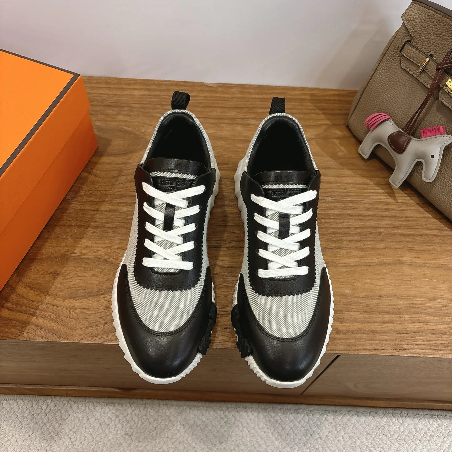 Кроссовки Женские Hermes 18729605