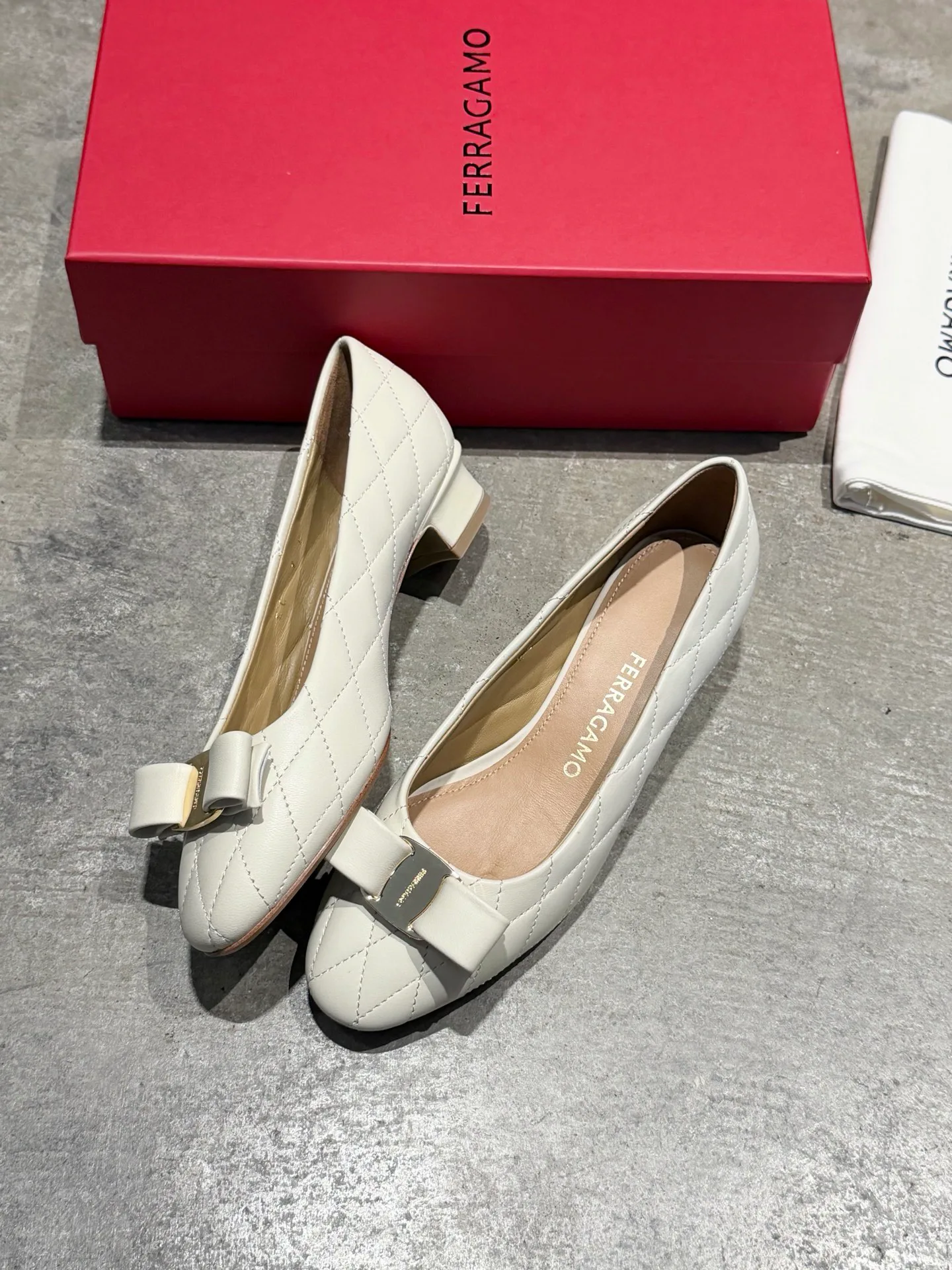 Туфли Женские Salvatore Ferragamo 17897975