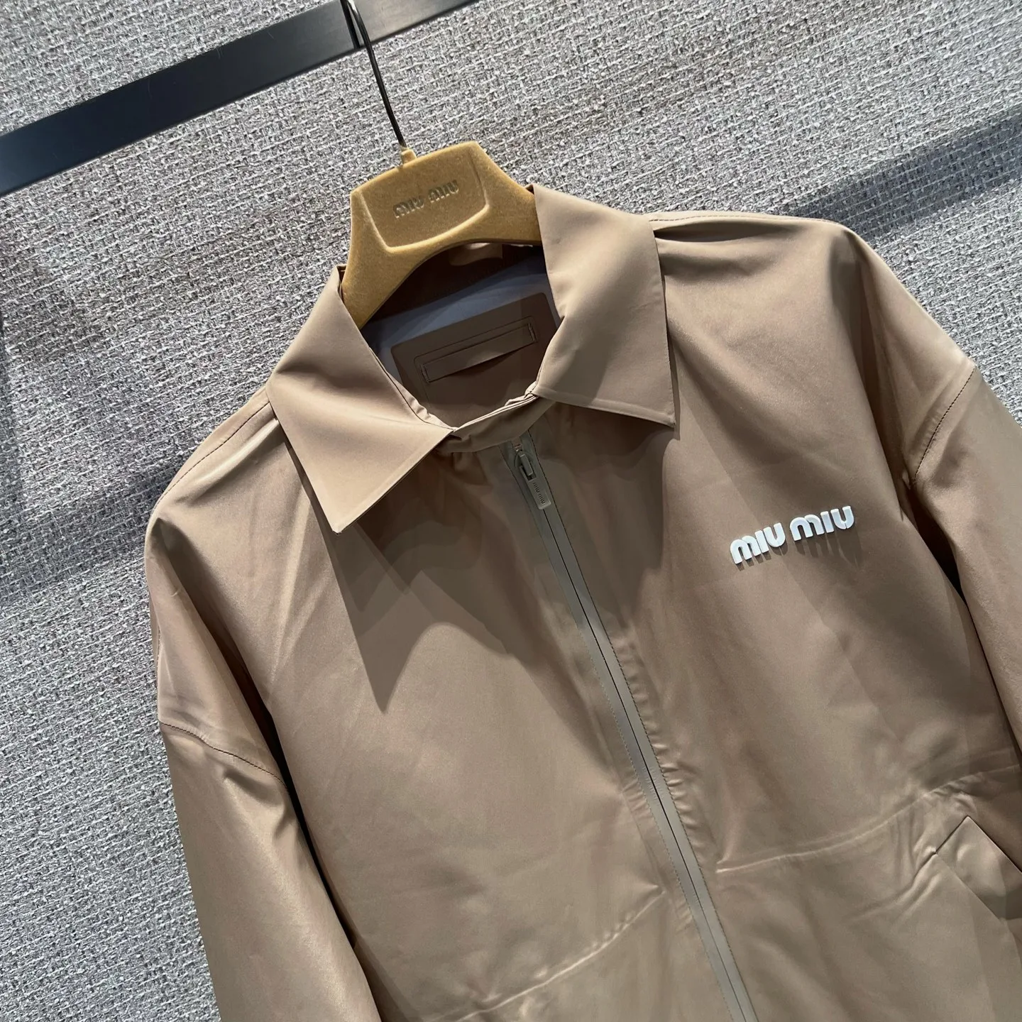 Куртки И Пуховики Женские Miu Miu 10655683