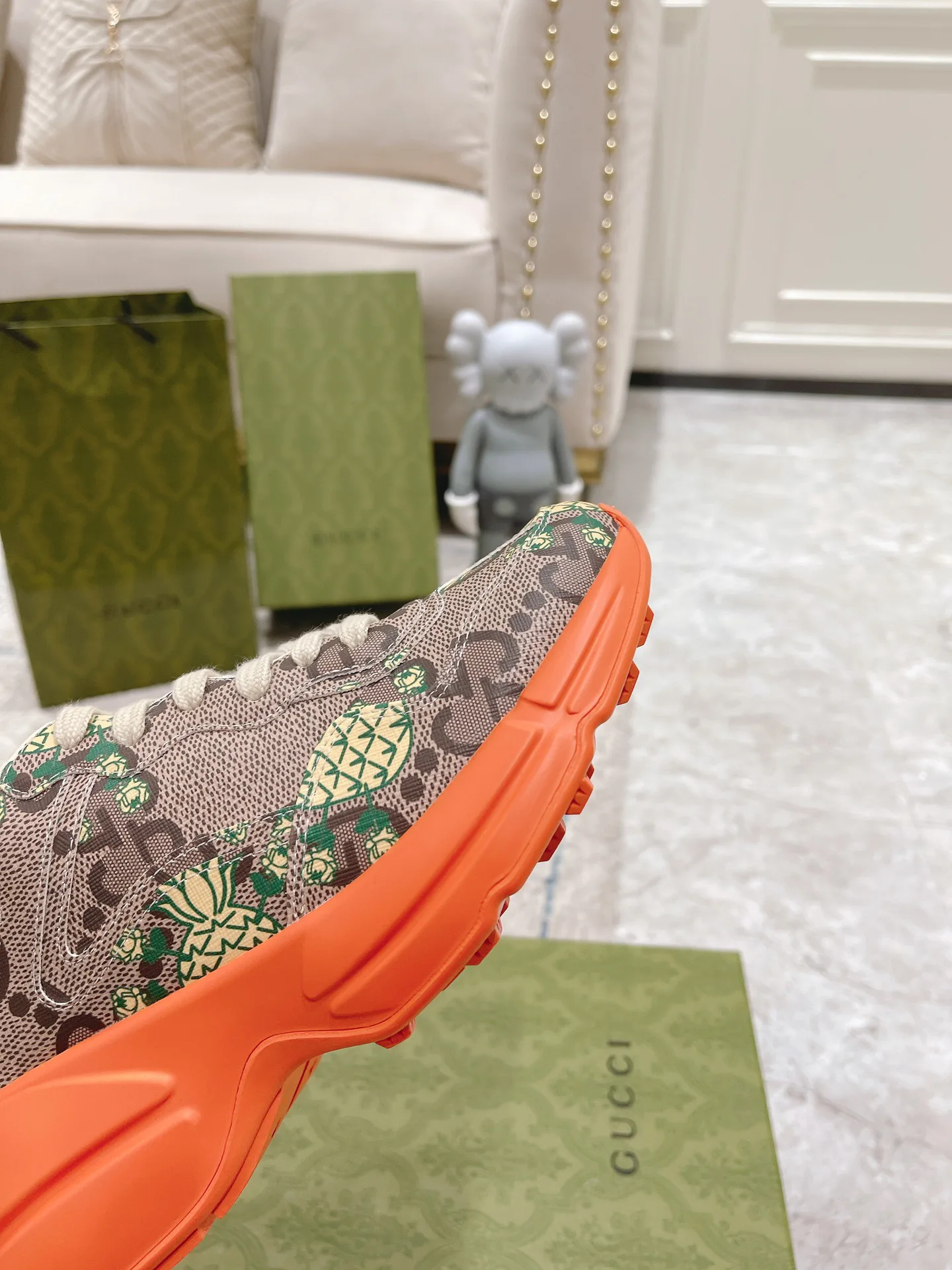 Кроссовки Женские Gucci 18527702