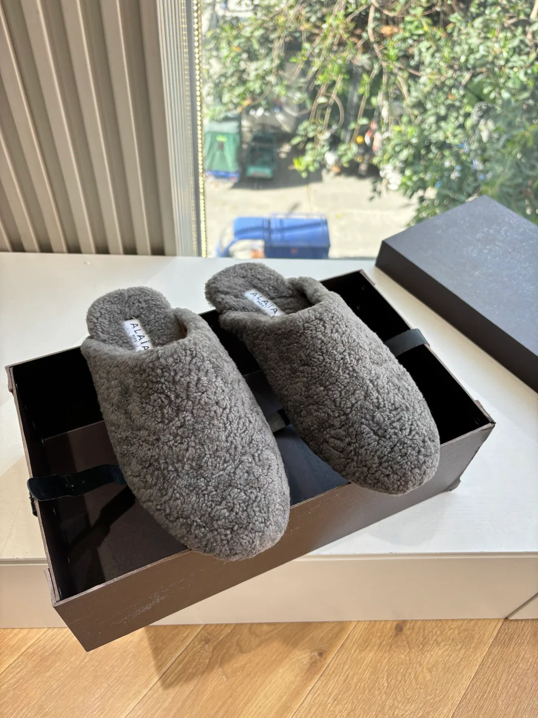 Тапочки Женские Alaia 371004