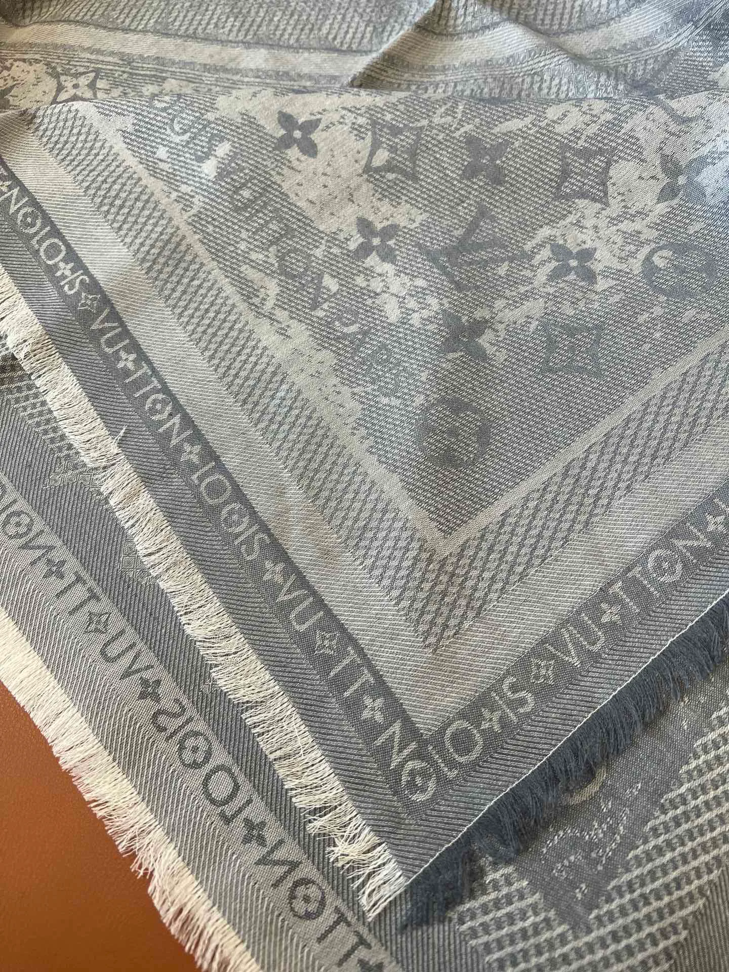 Шарфы Louis Vuitton 57112