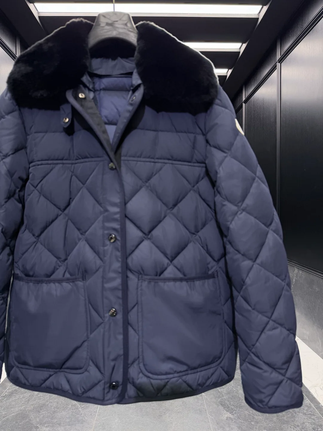Куртки И Пуховики Женские Moncler 18111371