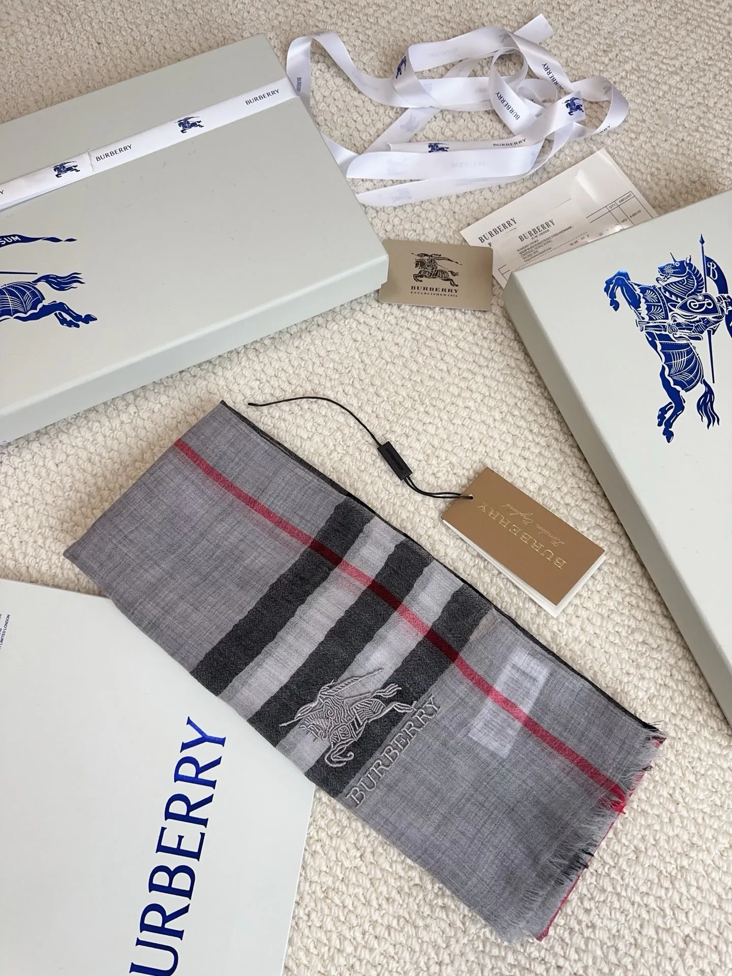 Шарфы Burberry 18476738