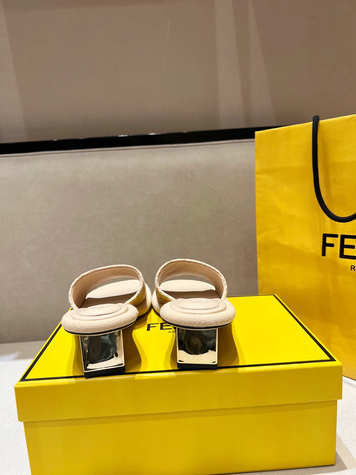 Босоножки Женские Fendi 11156794