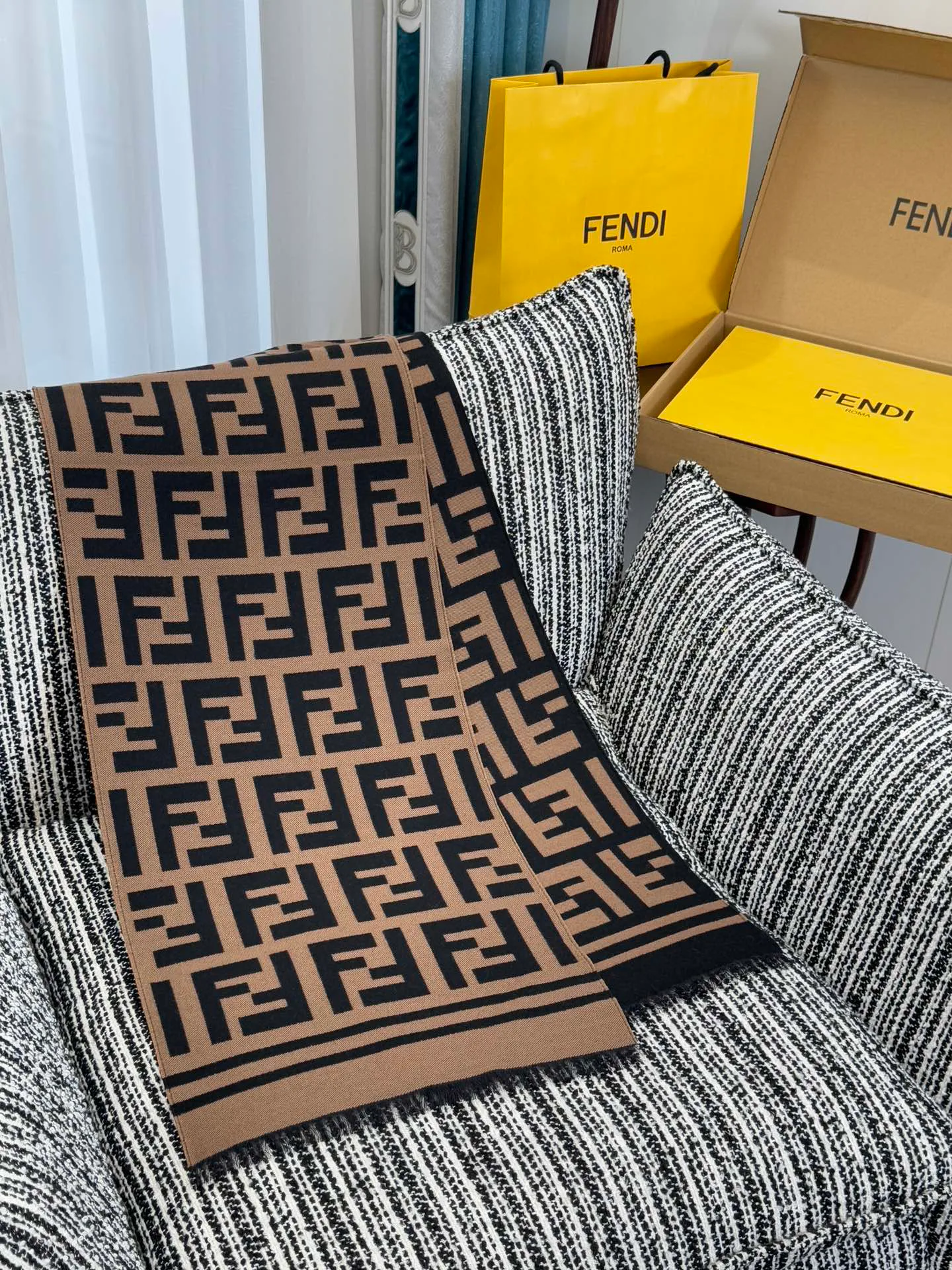 Шарфы Fendi 18287131