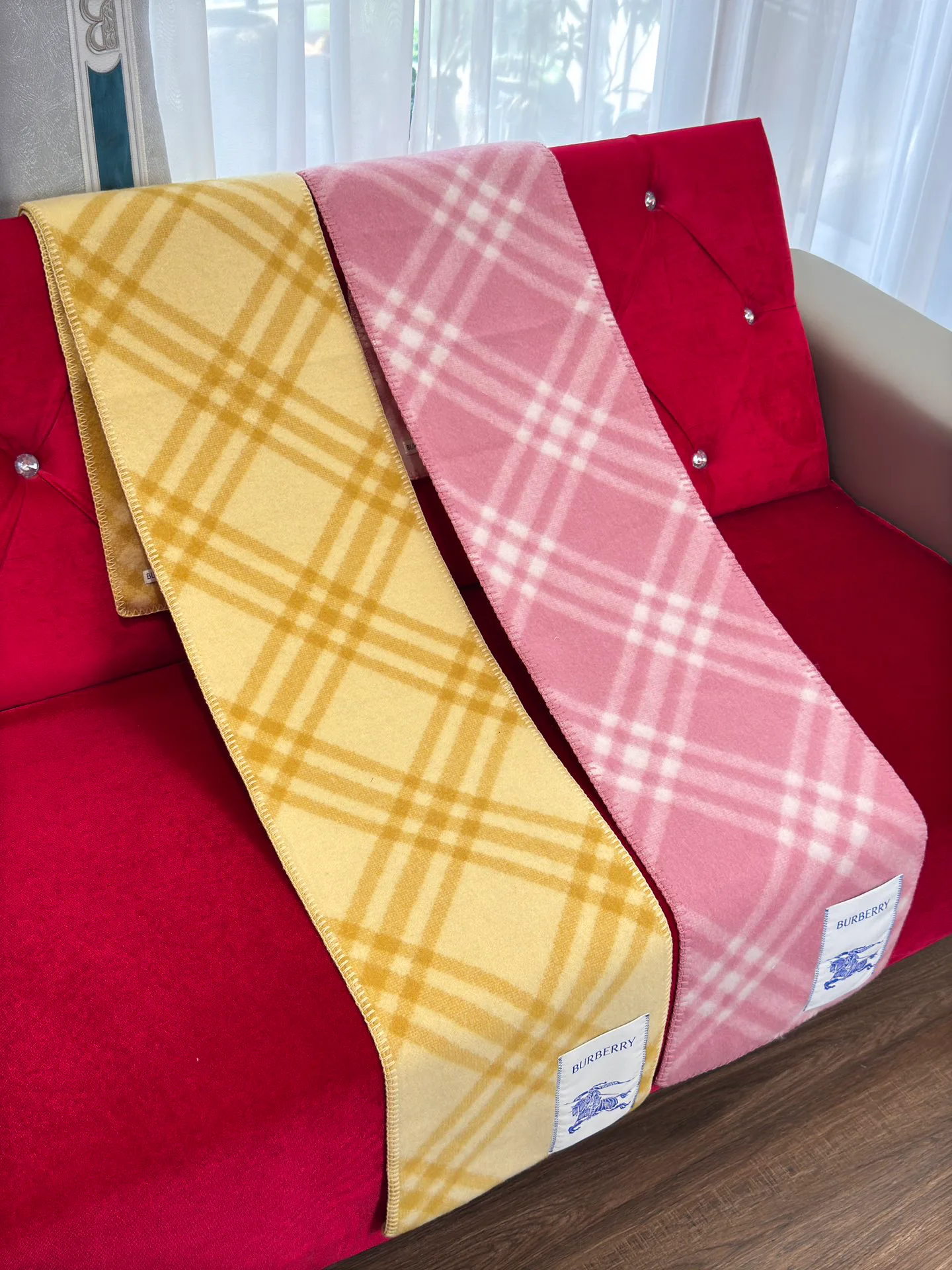 Шарфы Burberry 18287464
