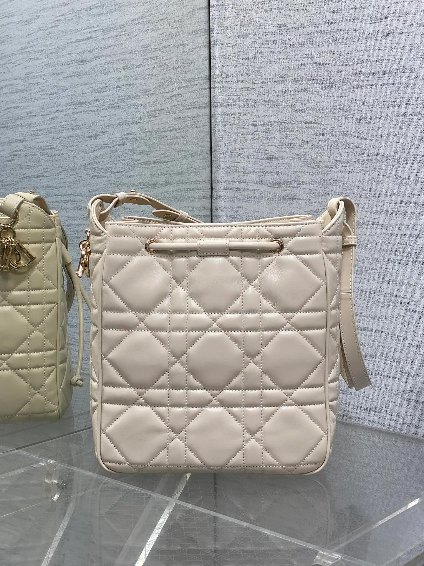 Сумки На Ремне Женские Fendi 4570385