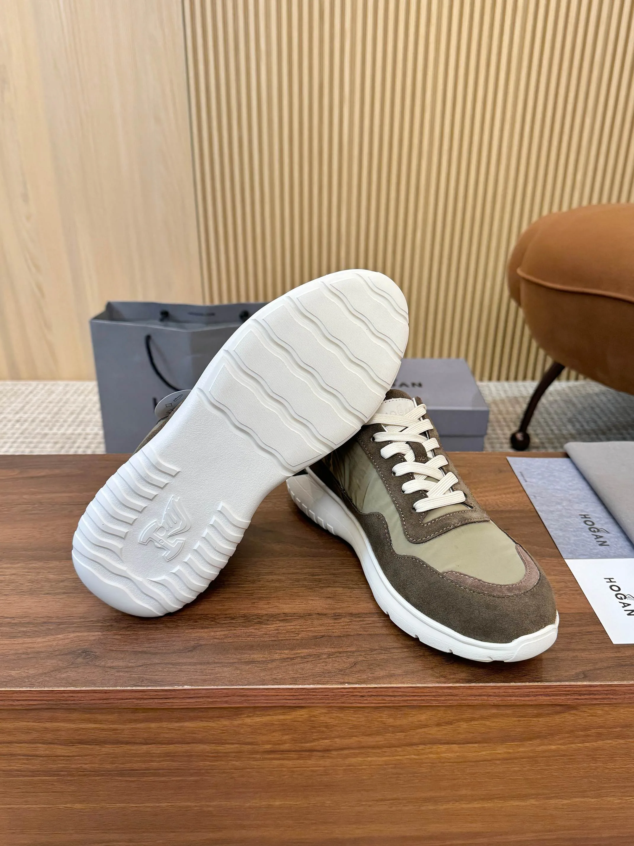 Кроссовки Женские Hogan 12835357