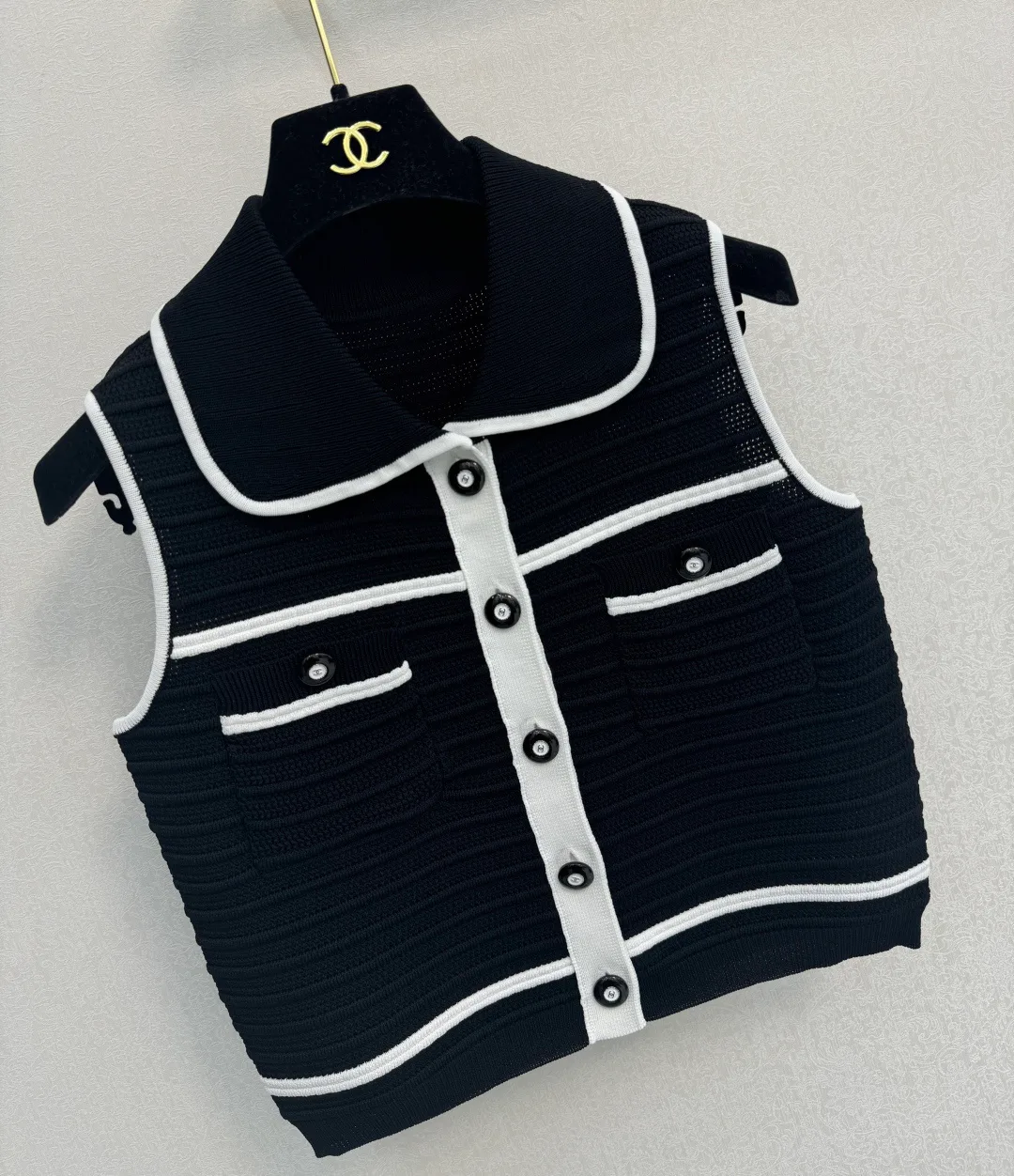 Жилеты Женские Chanel 11697178