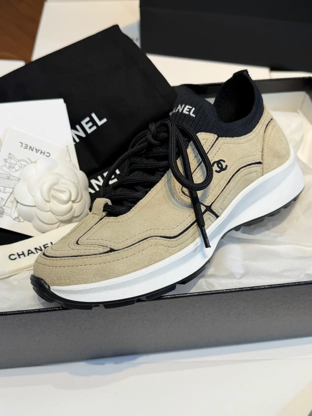 Кроссовки Женские Chanel 18067104