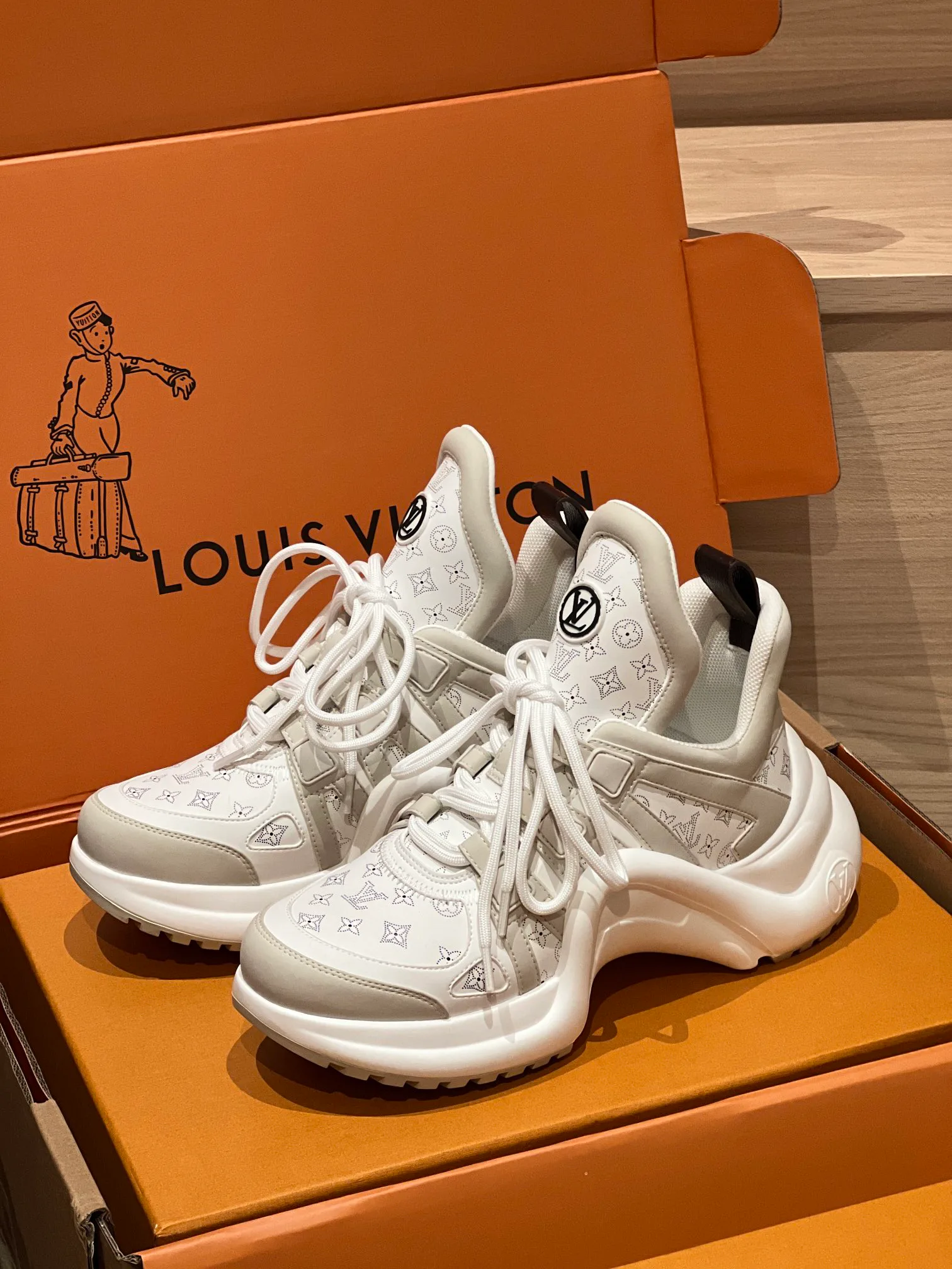 Кроссовки Женские Louis Vuitton 371409