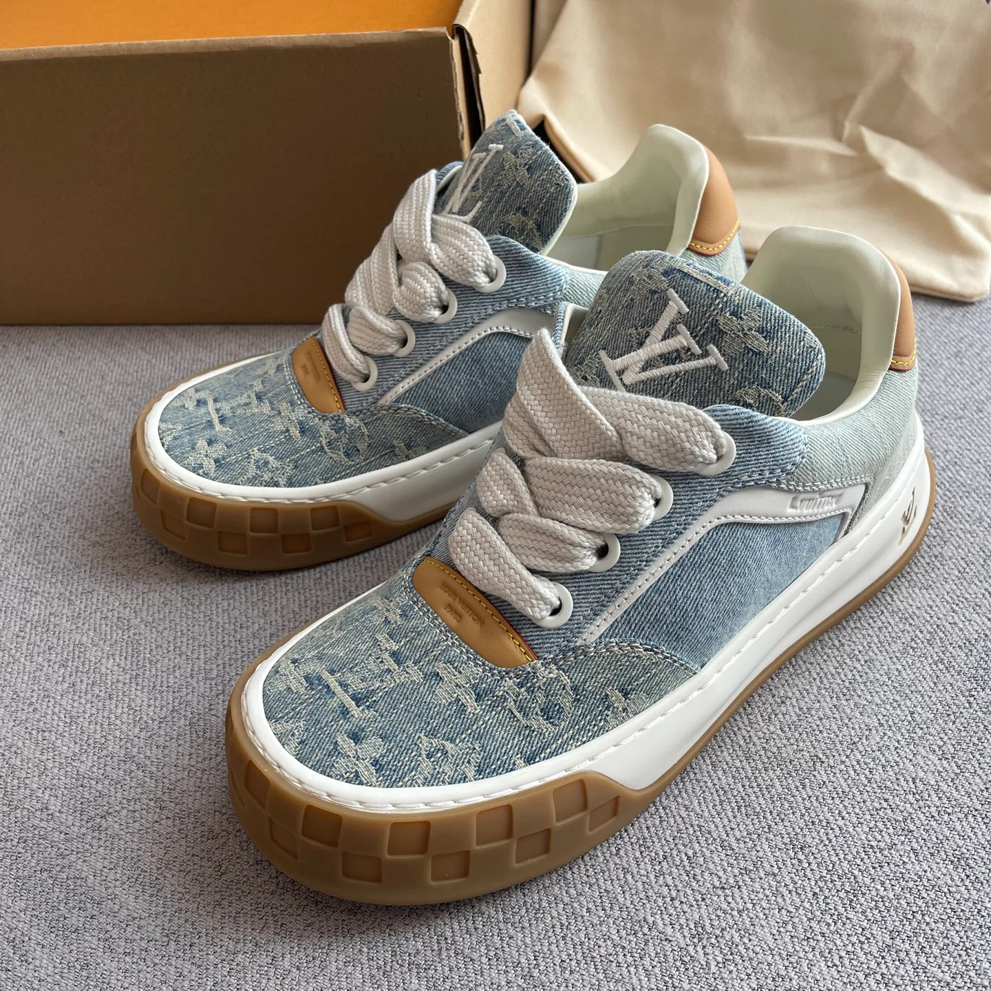 Кроссовки Женские Louis Vuitton 17511526