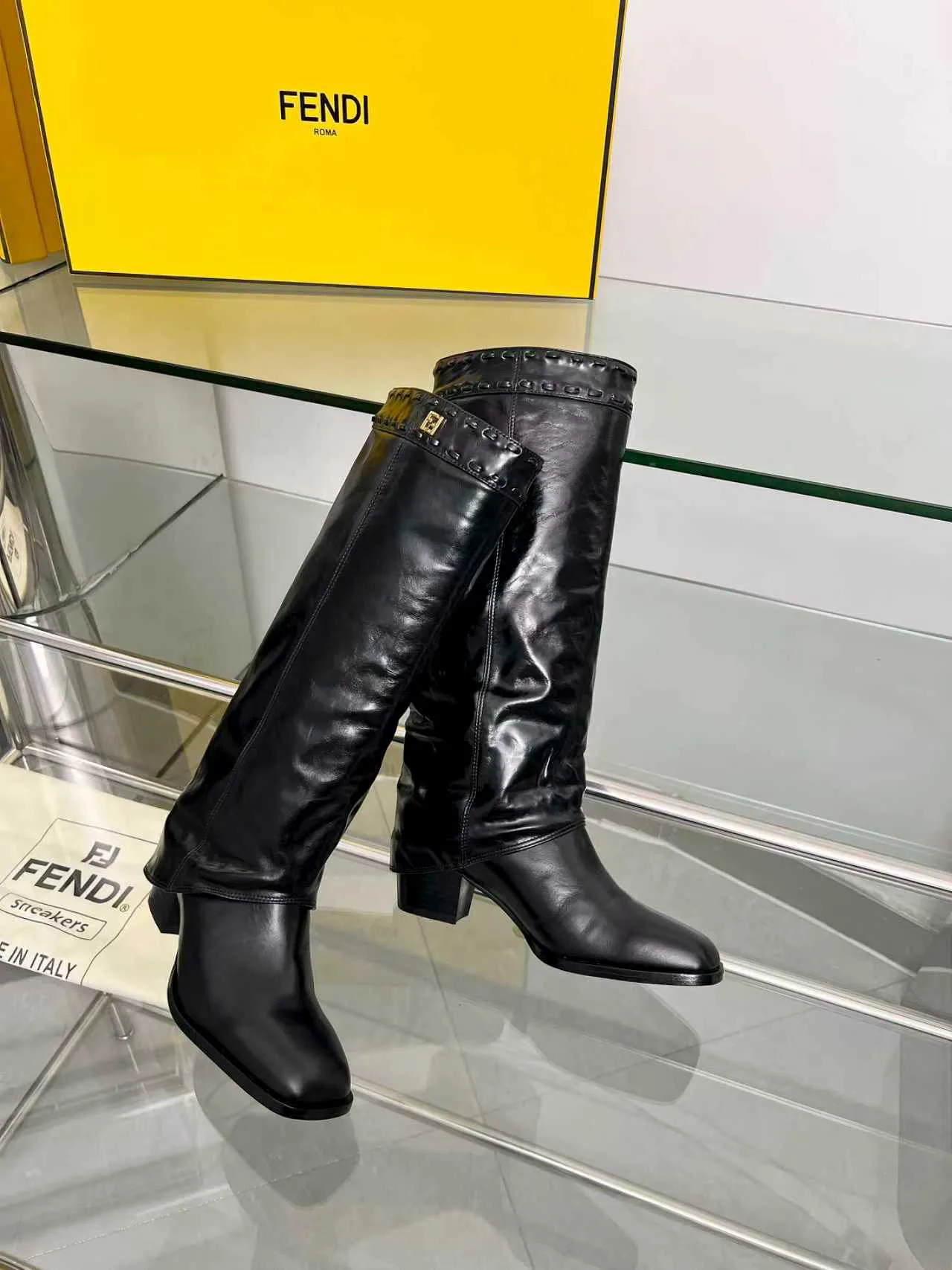 Сапоги Женские Fendi 18104315