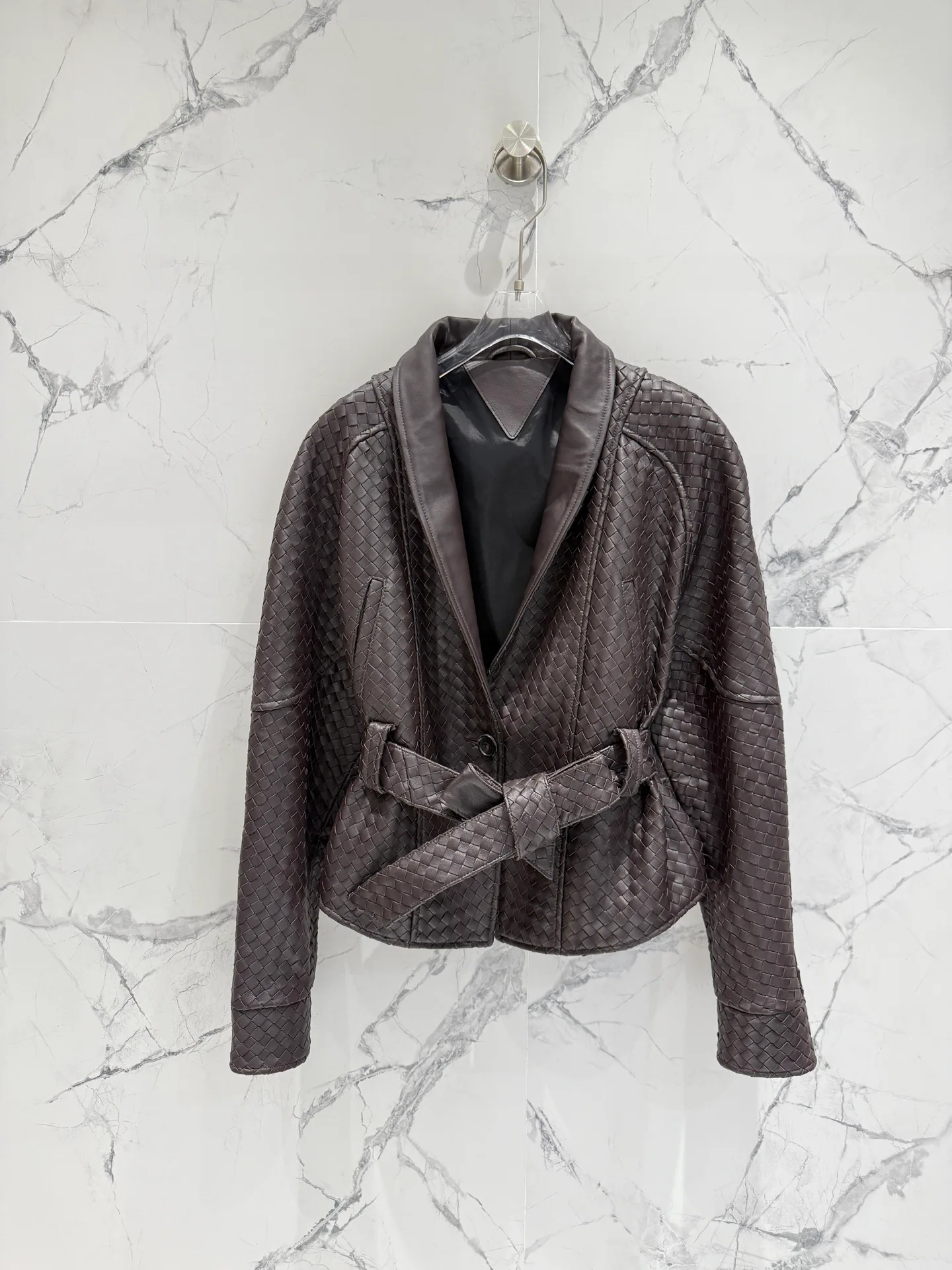 Кожаные Куртки И Дублёнки Женские Bottega Veneta 18083011