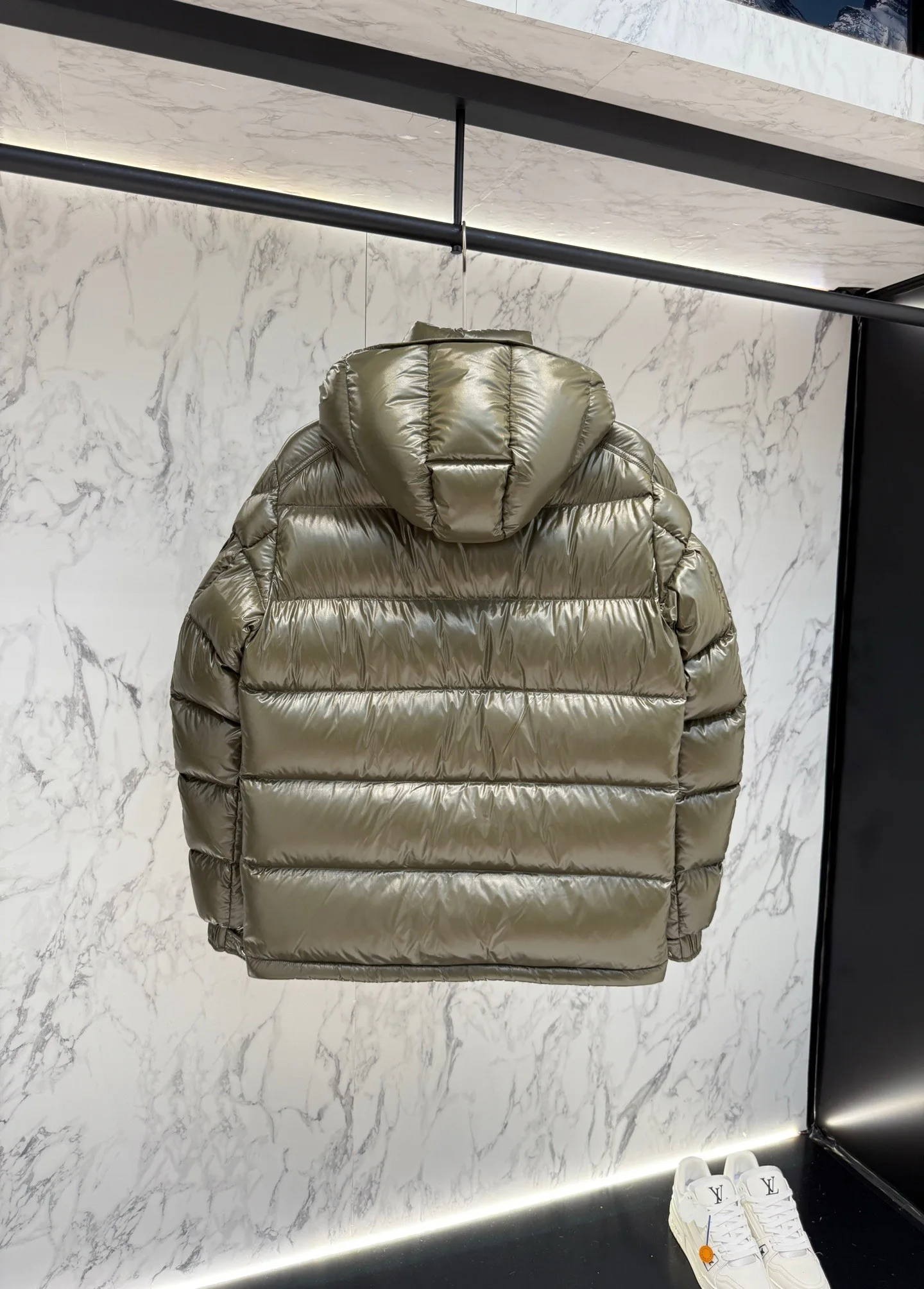 Куртки И Пуховики Женские Moncler 18048715