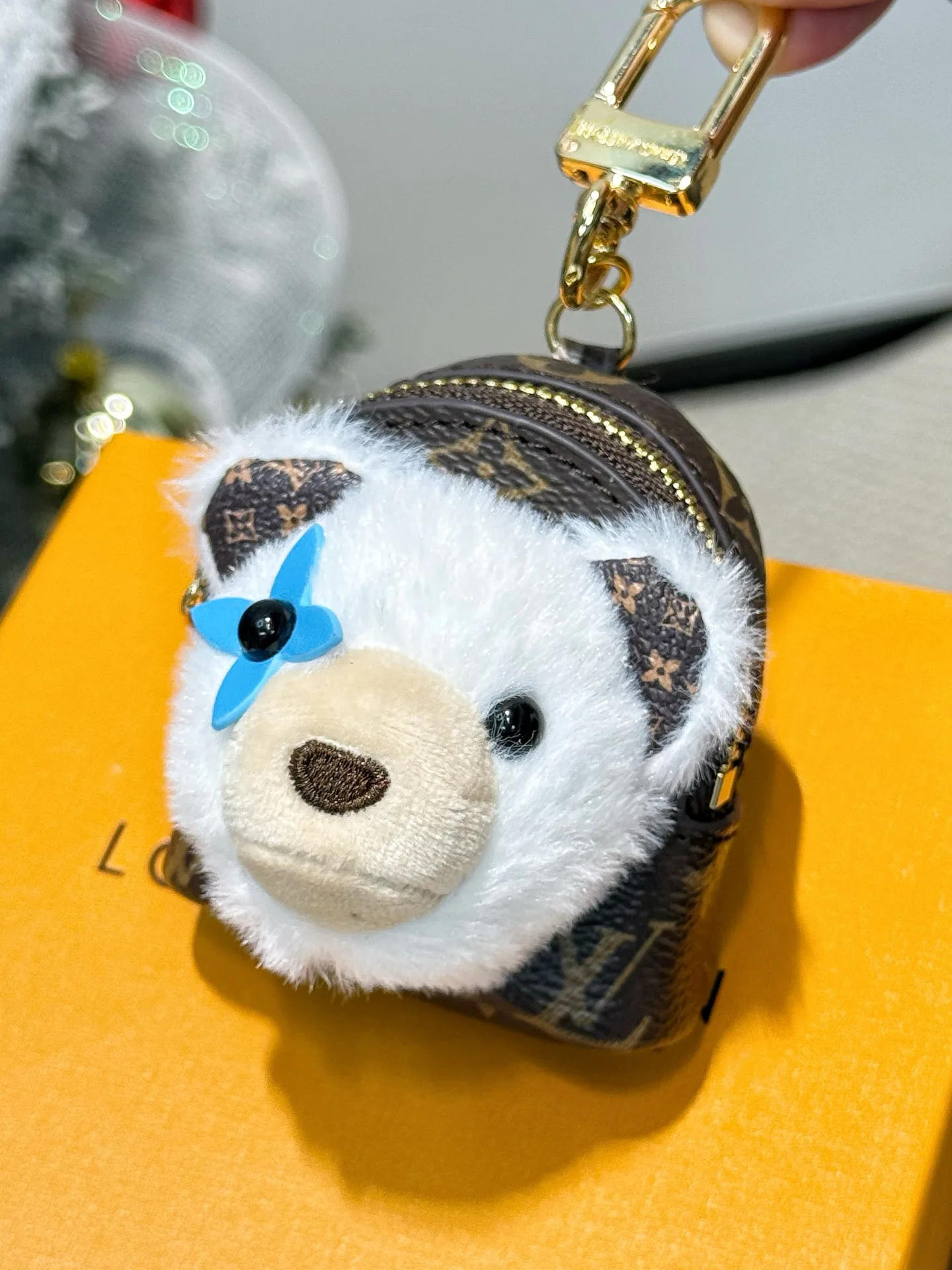 Ключницы Louis Vuitton 17886402