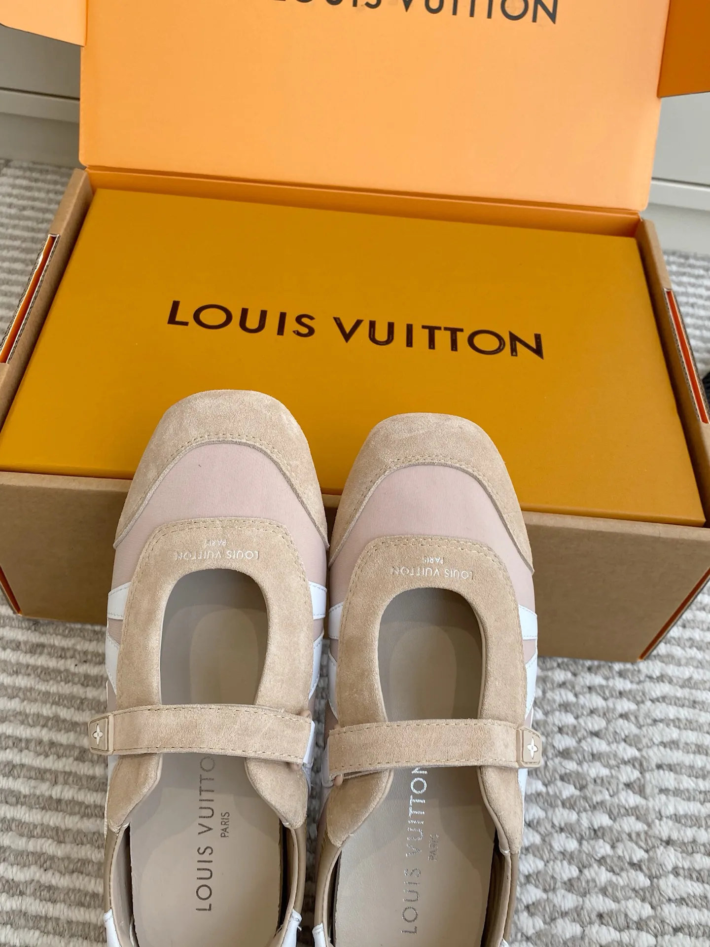 Кроссовки Женские Louis Vuitton 11304084