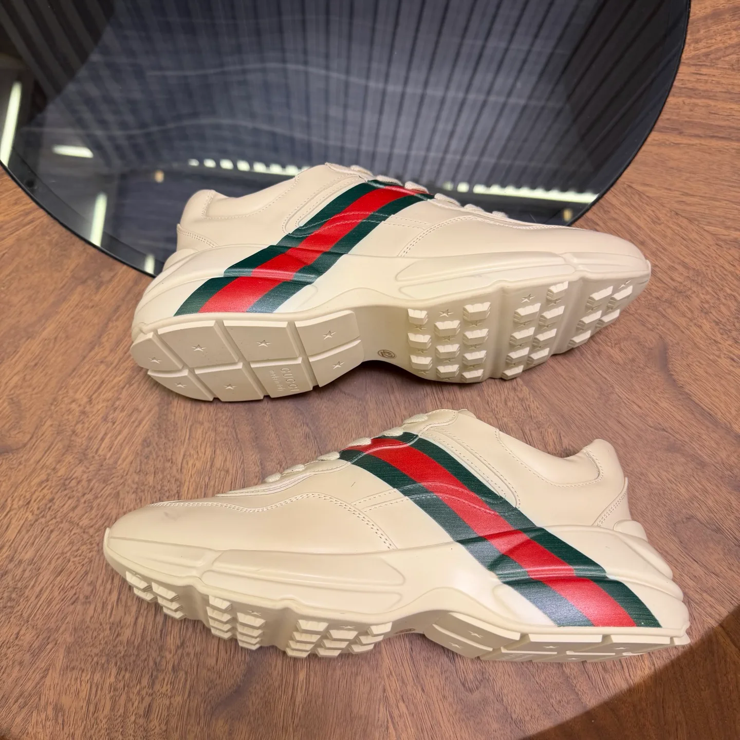 Кроссовки Женские Gucci 19545918