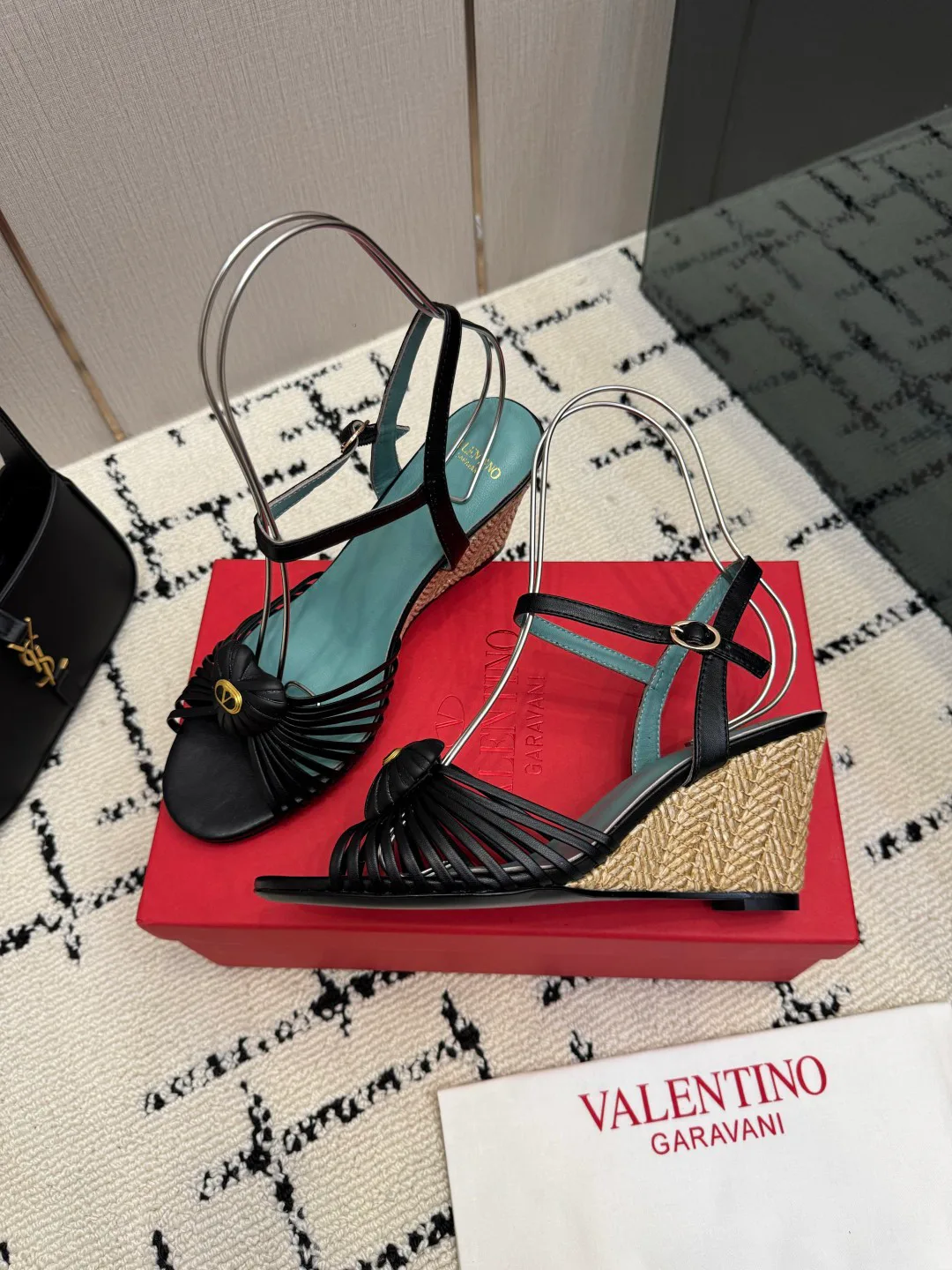 Босоножки Женские Valentino 18049003