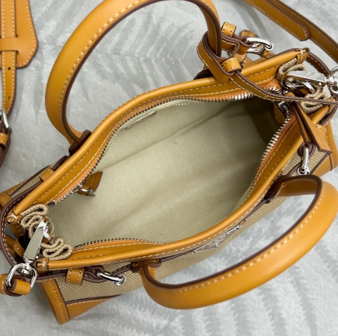 Классические Сумки Женские Prada 13223416