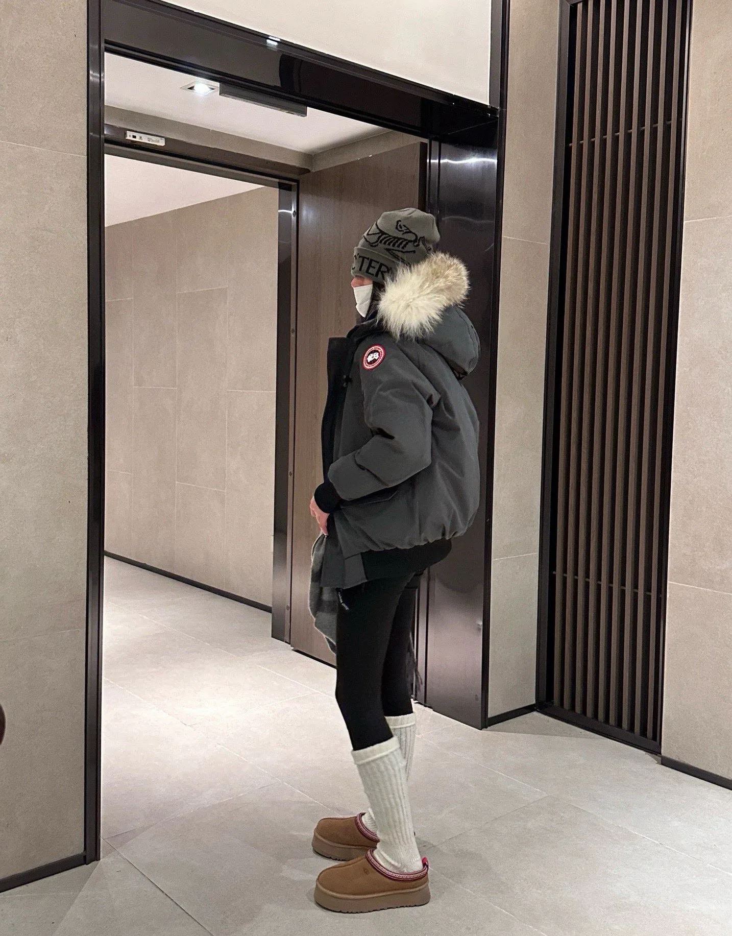 Куртки И Пуховики Женские Canada Goose 4443583