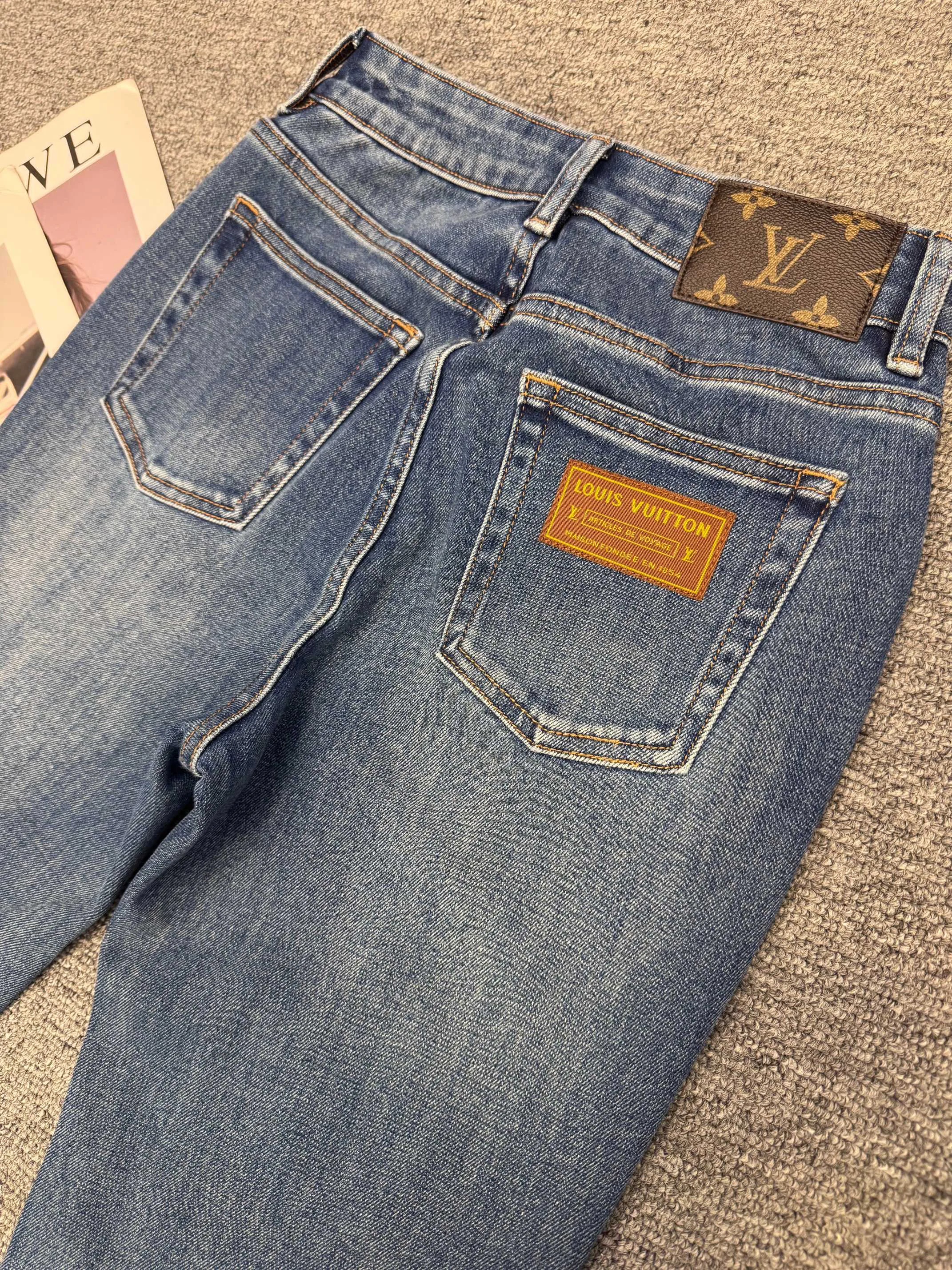 Джинсы Женские Louis Vuitton 18031972
