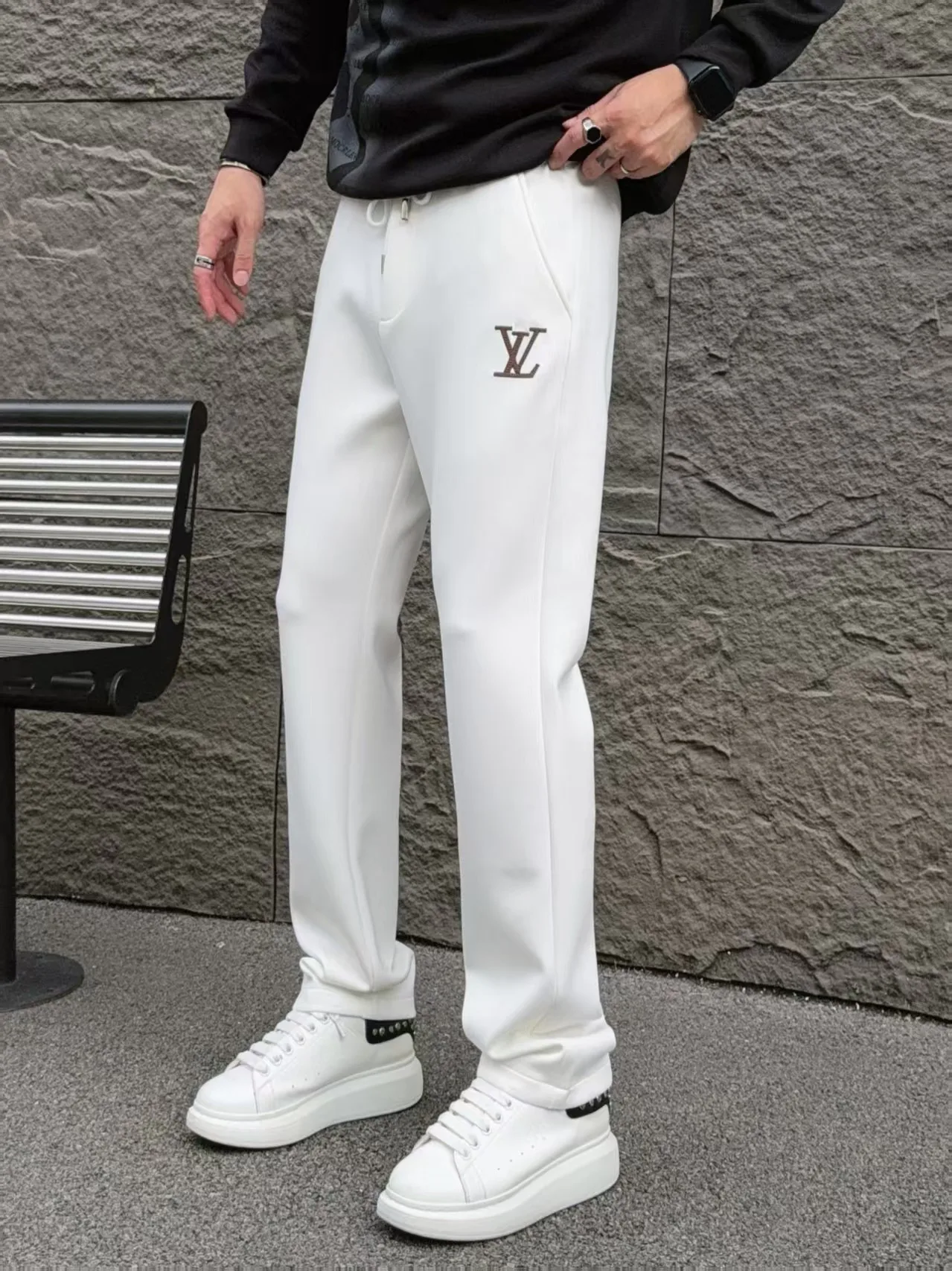 Брюки Женские Louis Vuitton 18178461