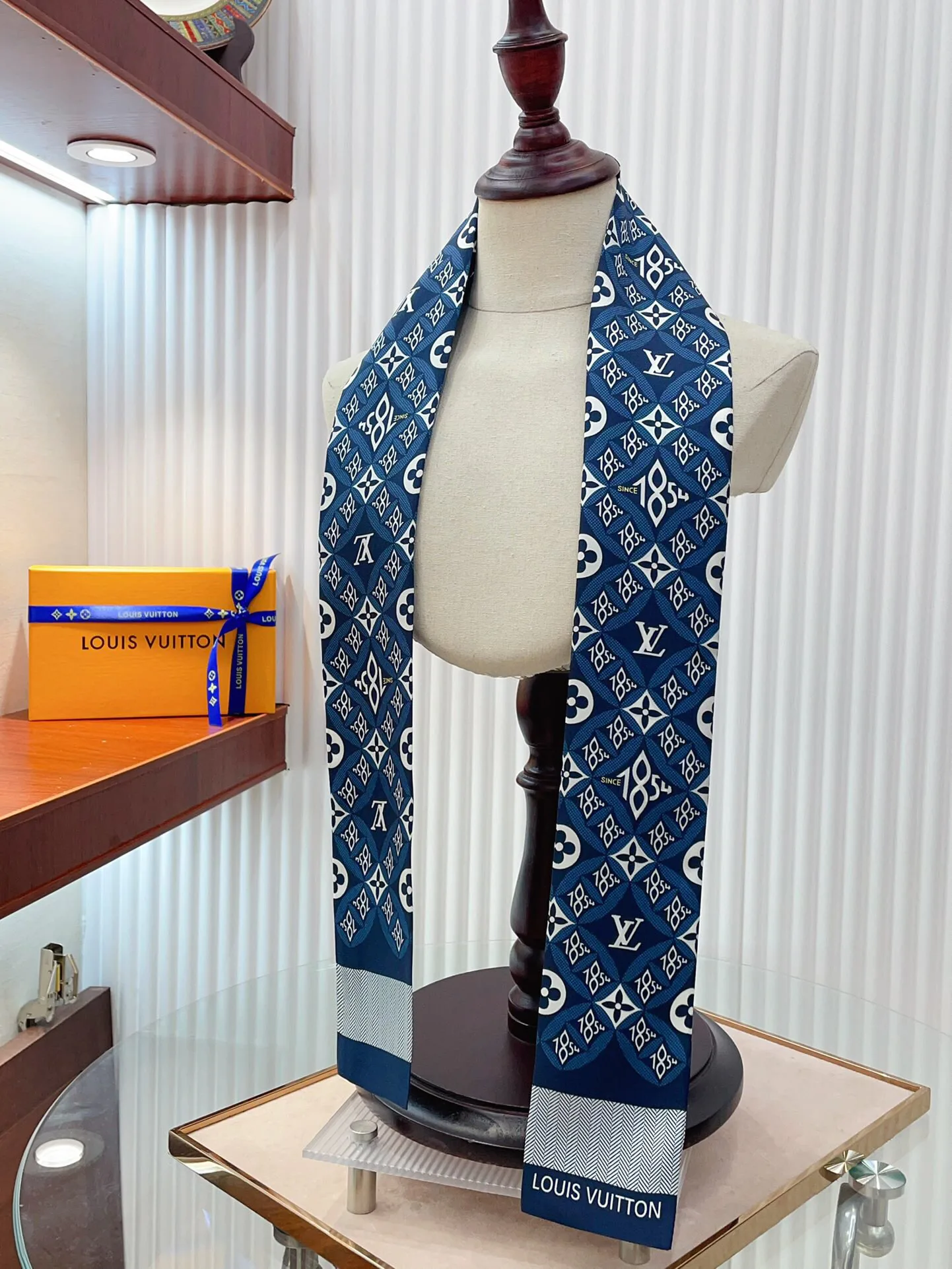 Шарфы Louis Vuitton 15379