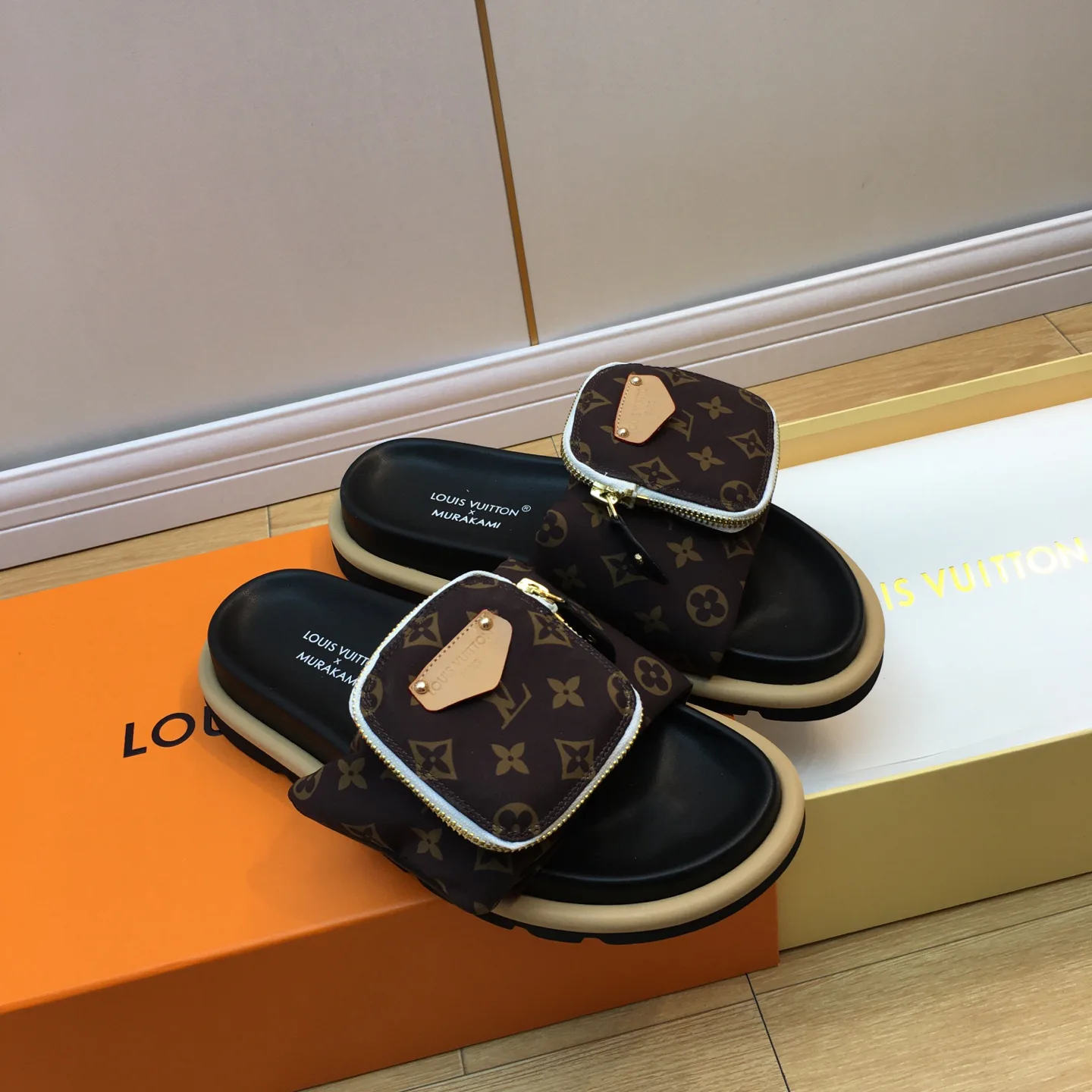 Шлепанцы Женские Louis Vuitton 32505