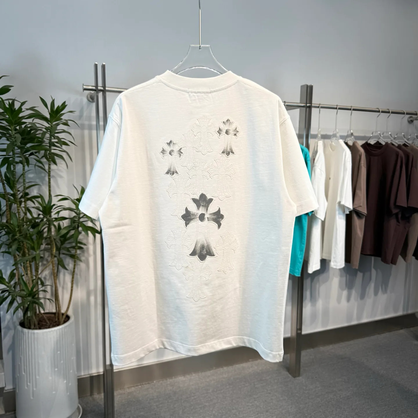 Футболки Женские Chrome Hearts 5059350