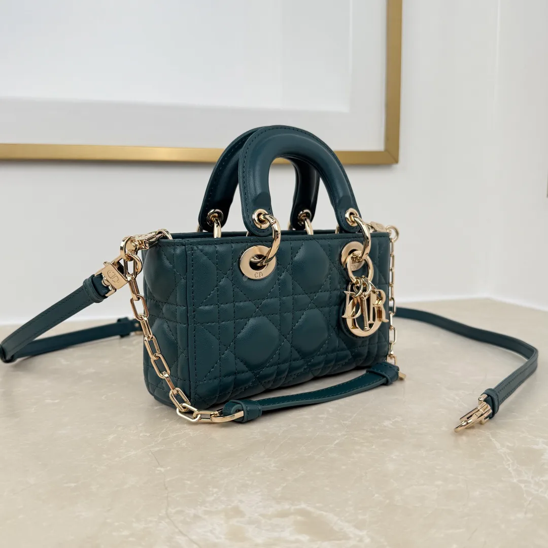 Классические Сумки Женские Christian Dior 18242052