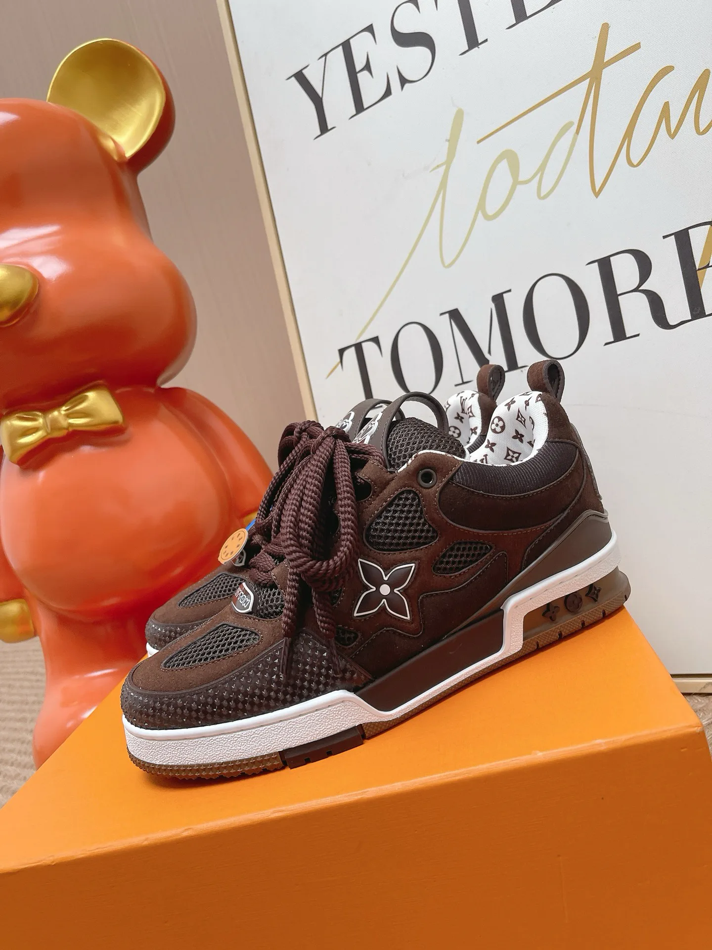 Кроссовки Женские Louis Vuitton 18810911
