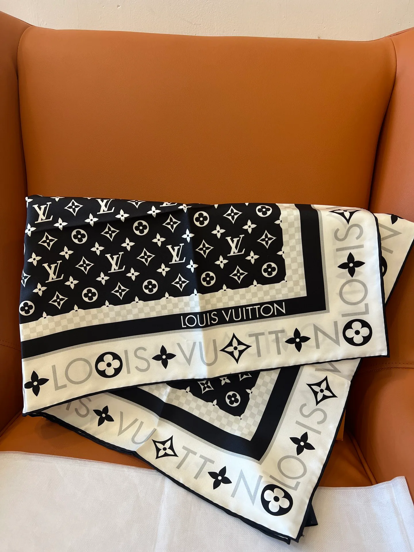 Платки Louis Vuitton 13855802