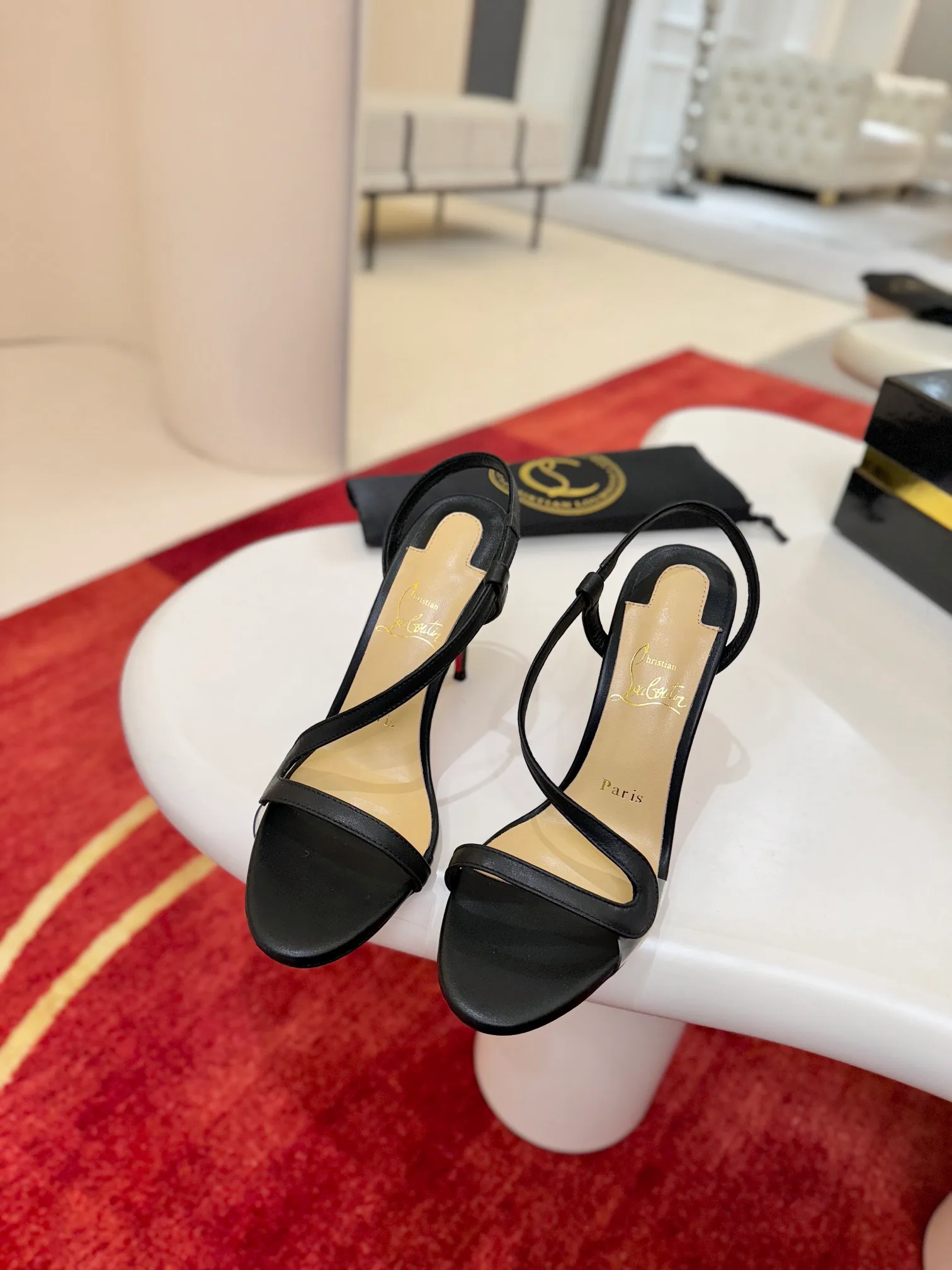 Босоножки Женские Christian Louboutin 14280371