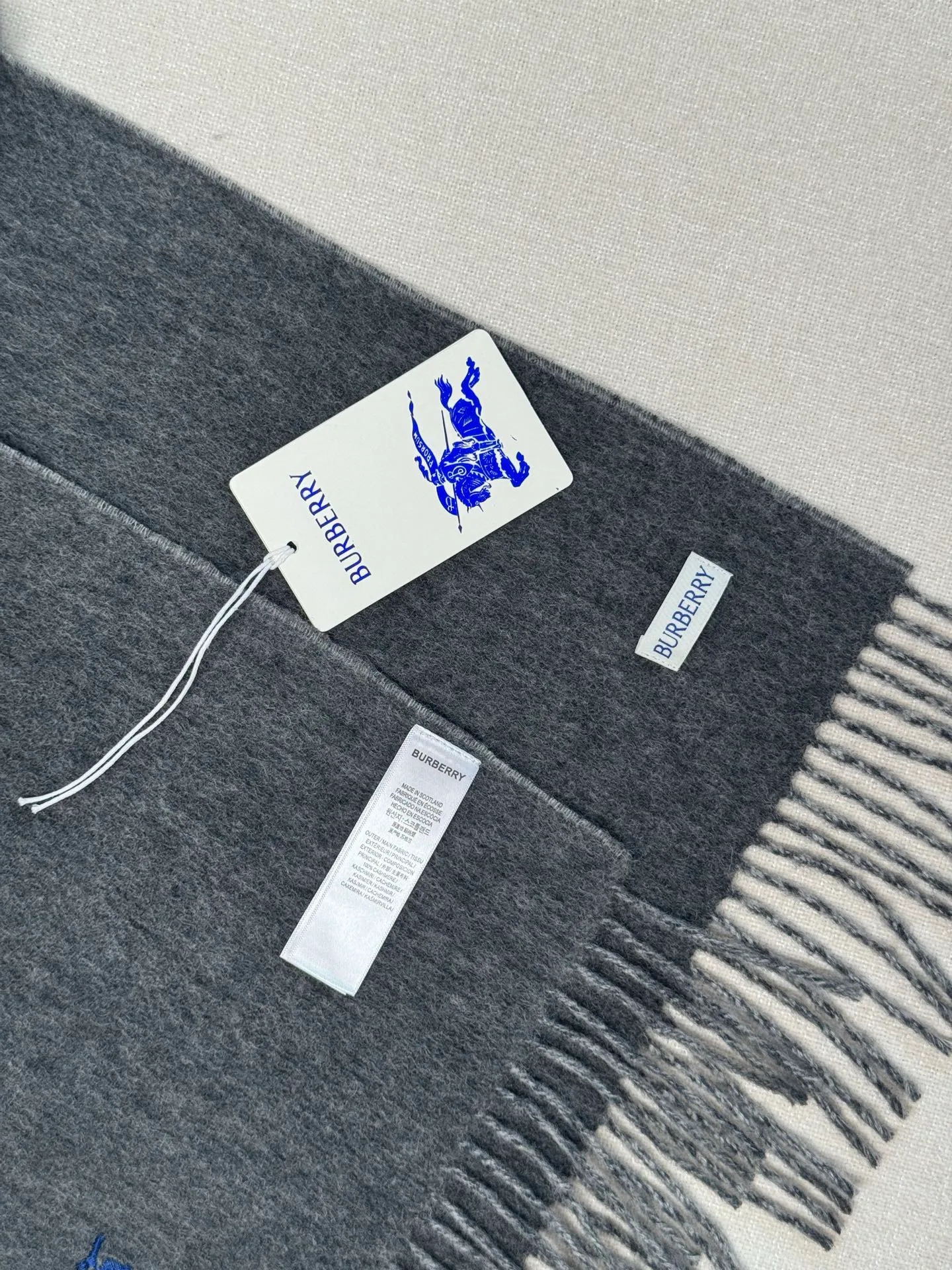 Шарфы Burberry 848587