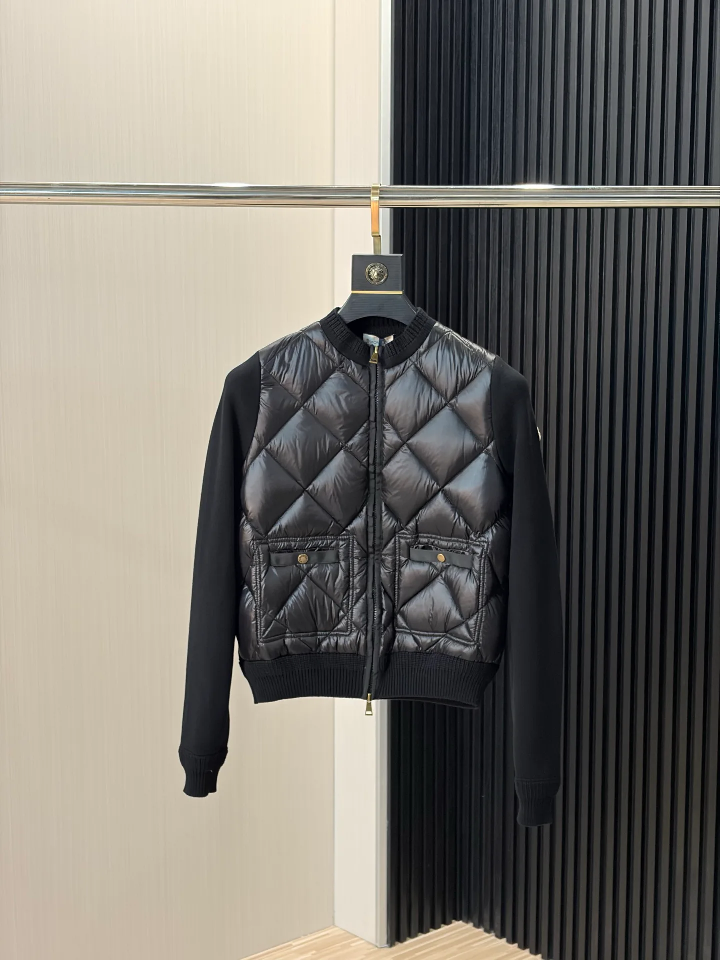 Куртки И Пуховики Мужские Moncler 18231146
