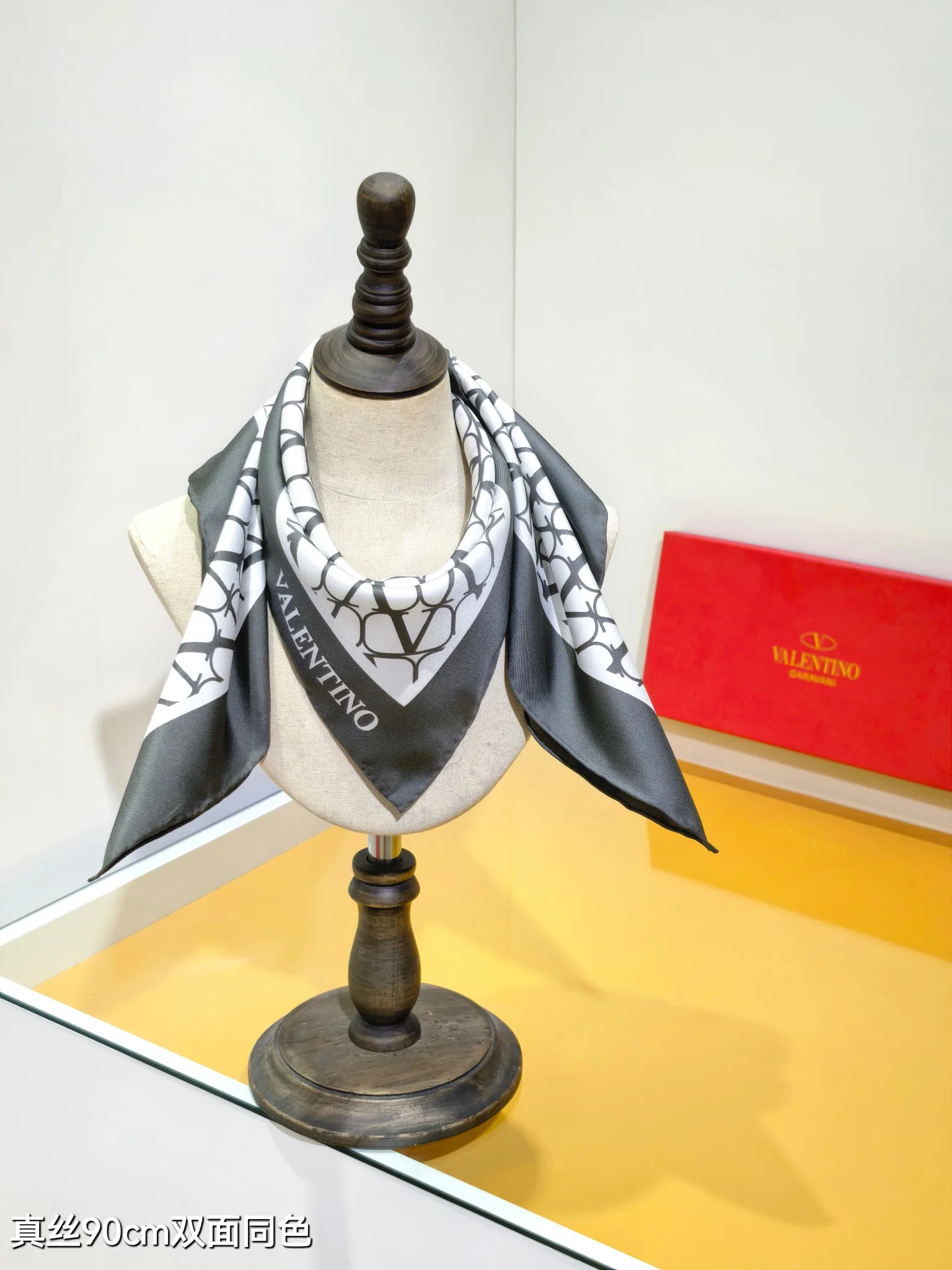 Шарфы Valentino 23050