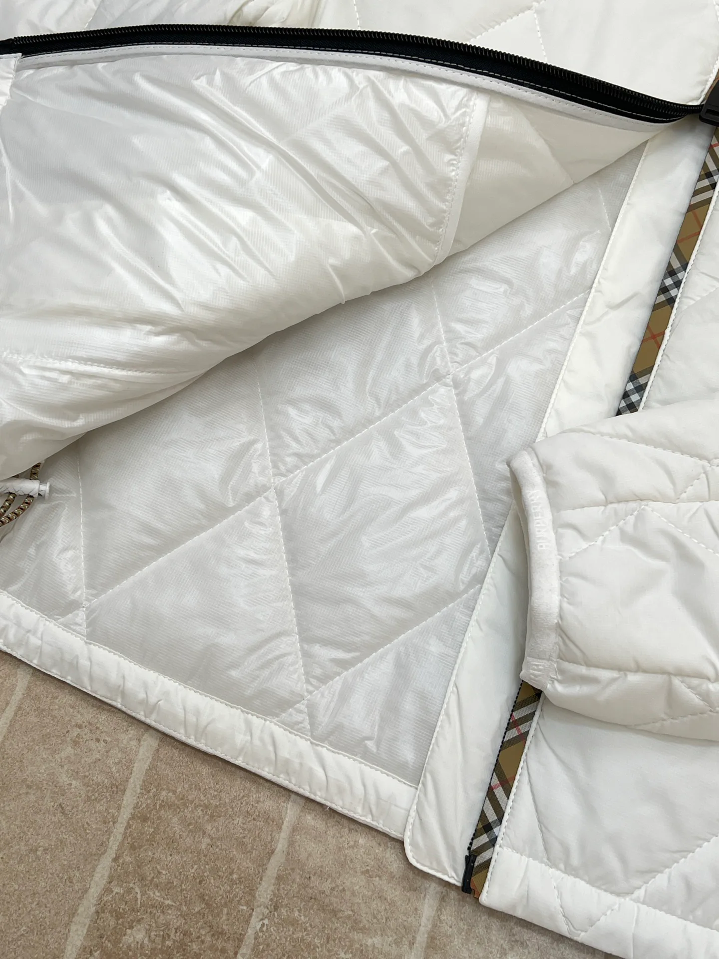 Куртки И Пуховики Женские Burberry 18930027