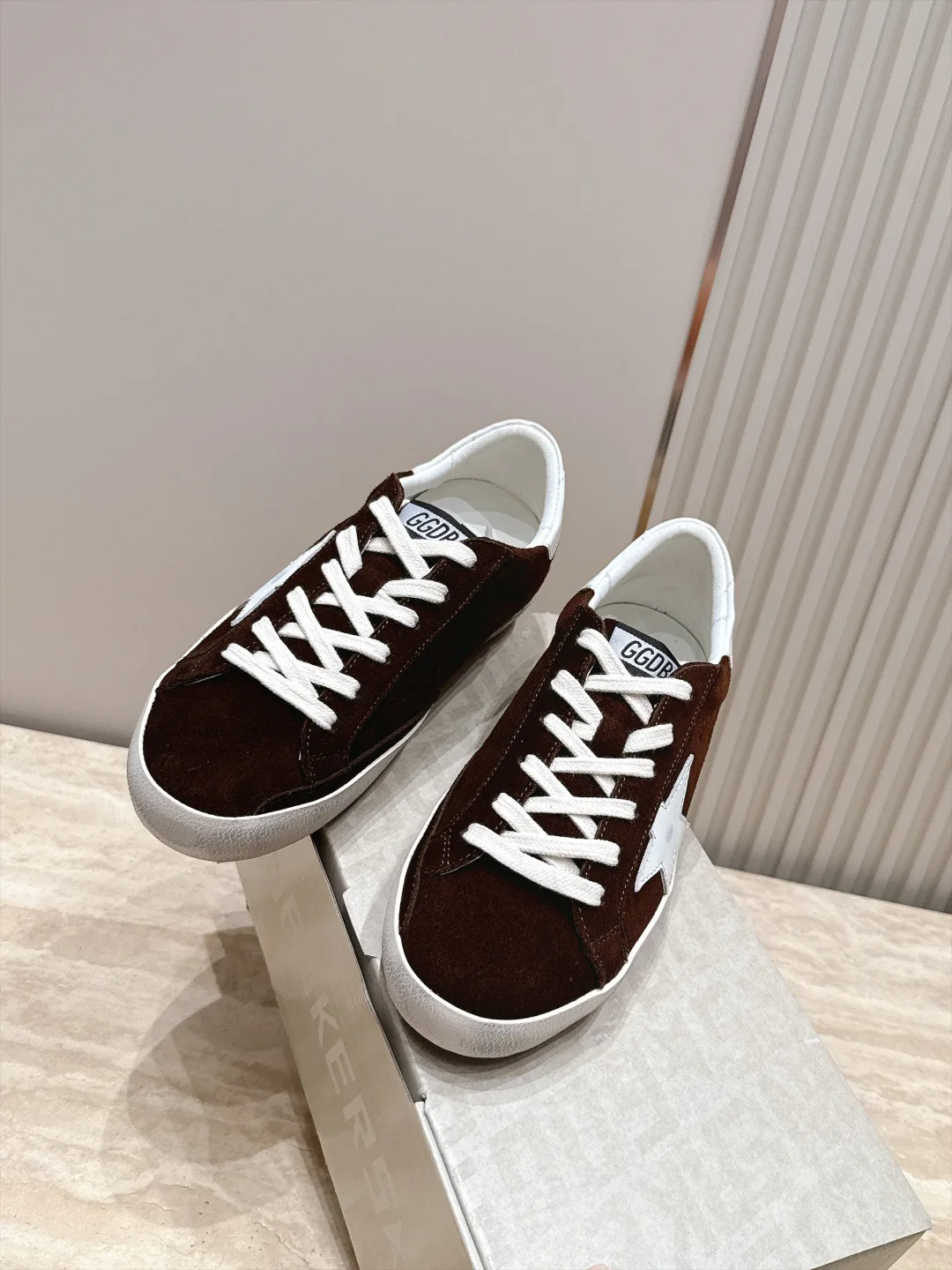 Кроссовки Женские Golden Goose 17963439