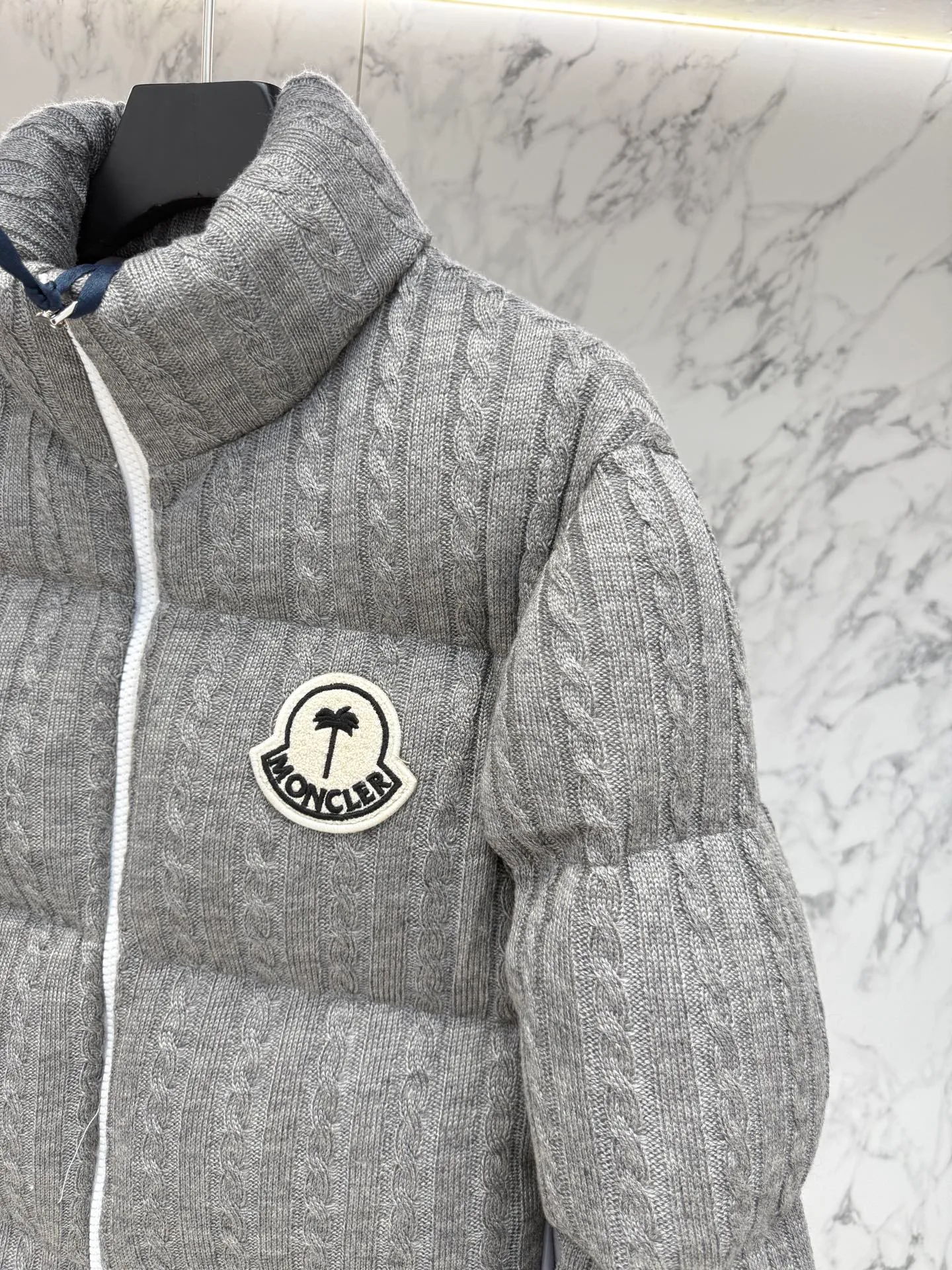 Куртки И Пуховики Мужские Moncler 18188650