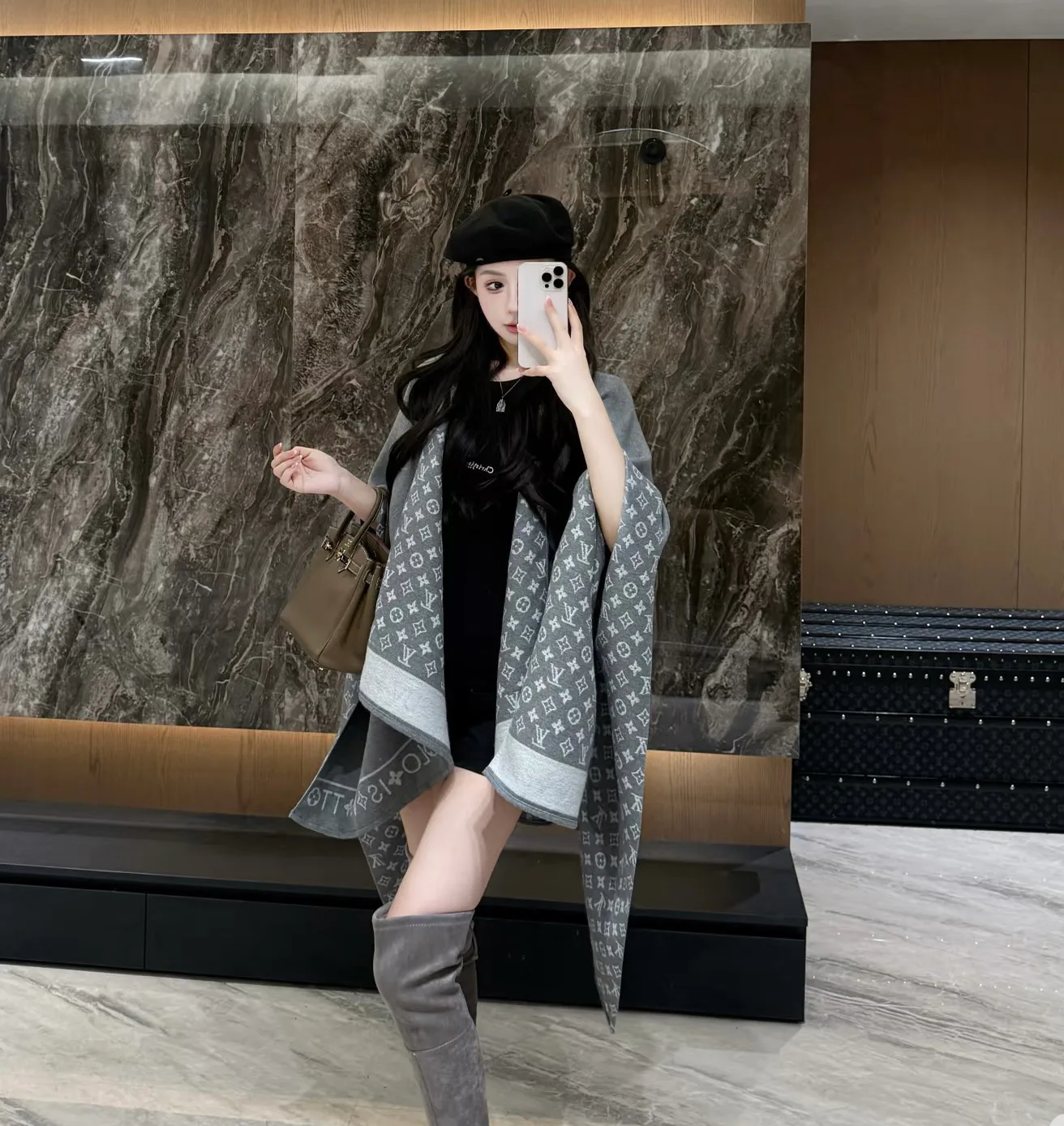 Пальто Женские Louis Vuitton 18413326