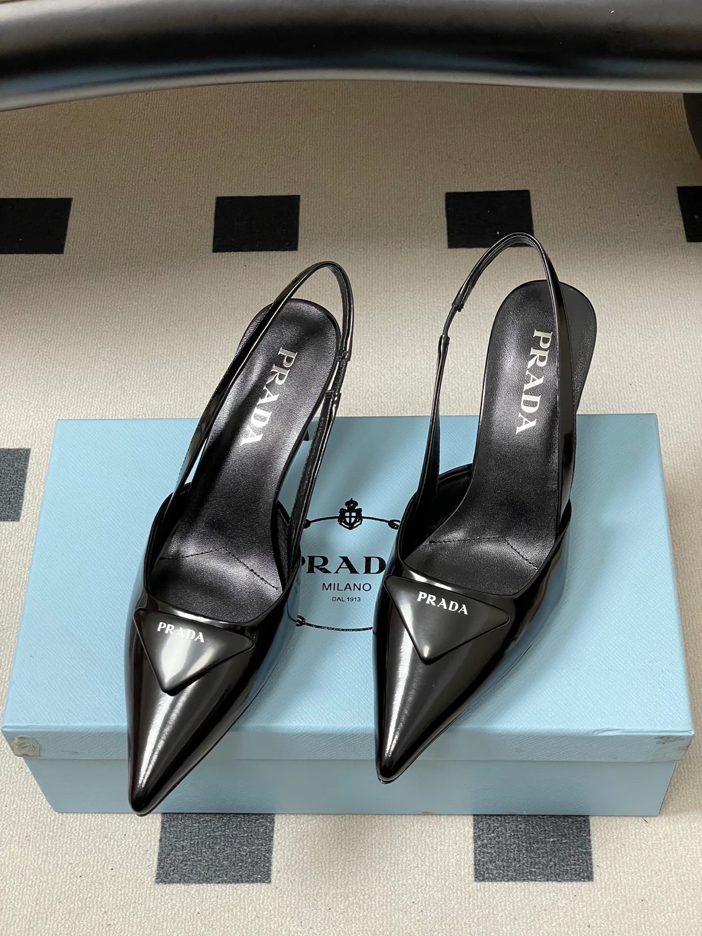 Босоножки Женские Prada 11897580
